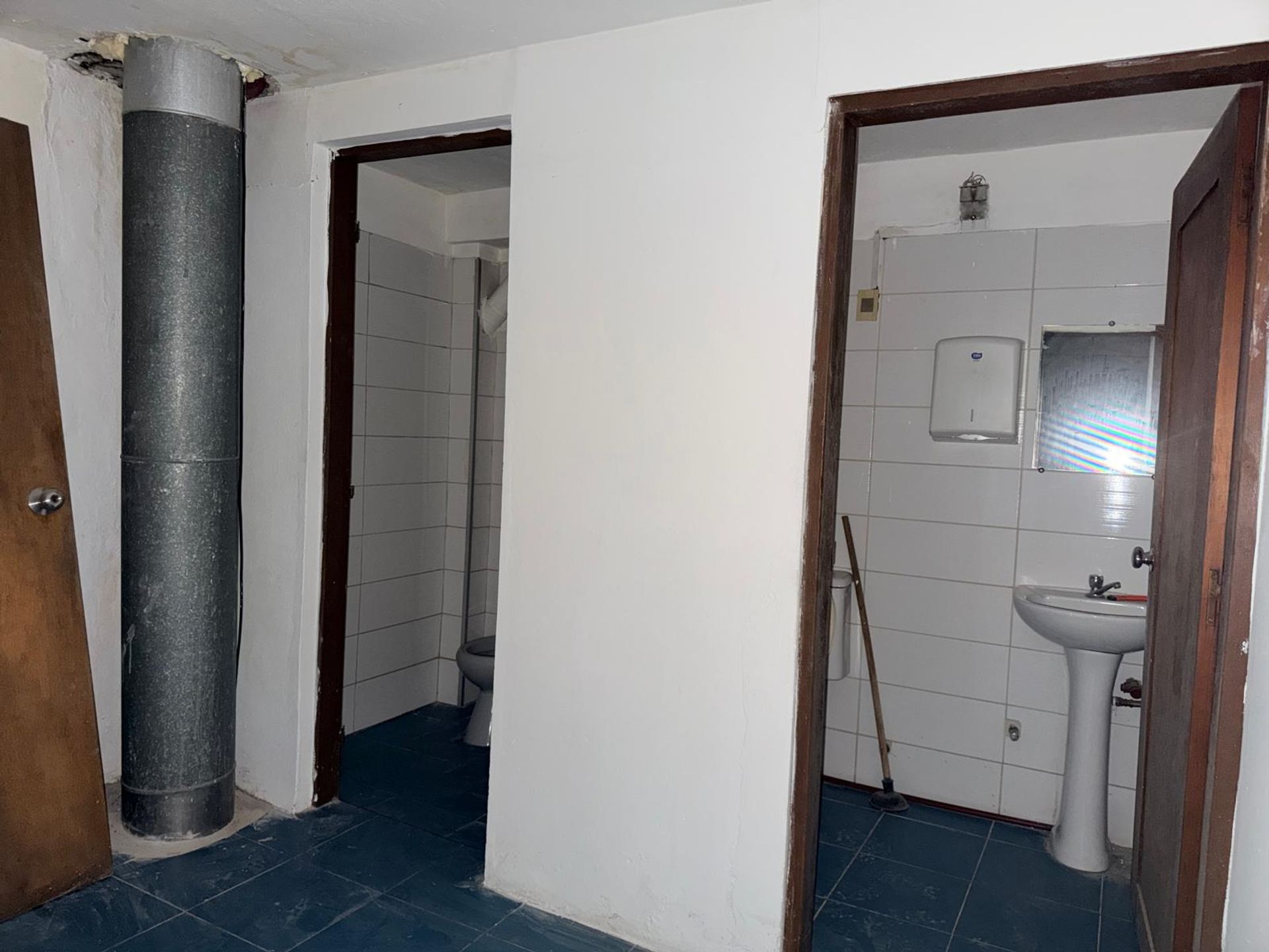 ALQUILER DE LOCAL COMERCIAL EN PUNTA CARRETAS · Foto 9