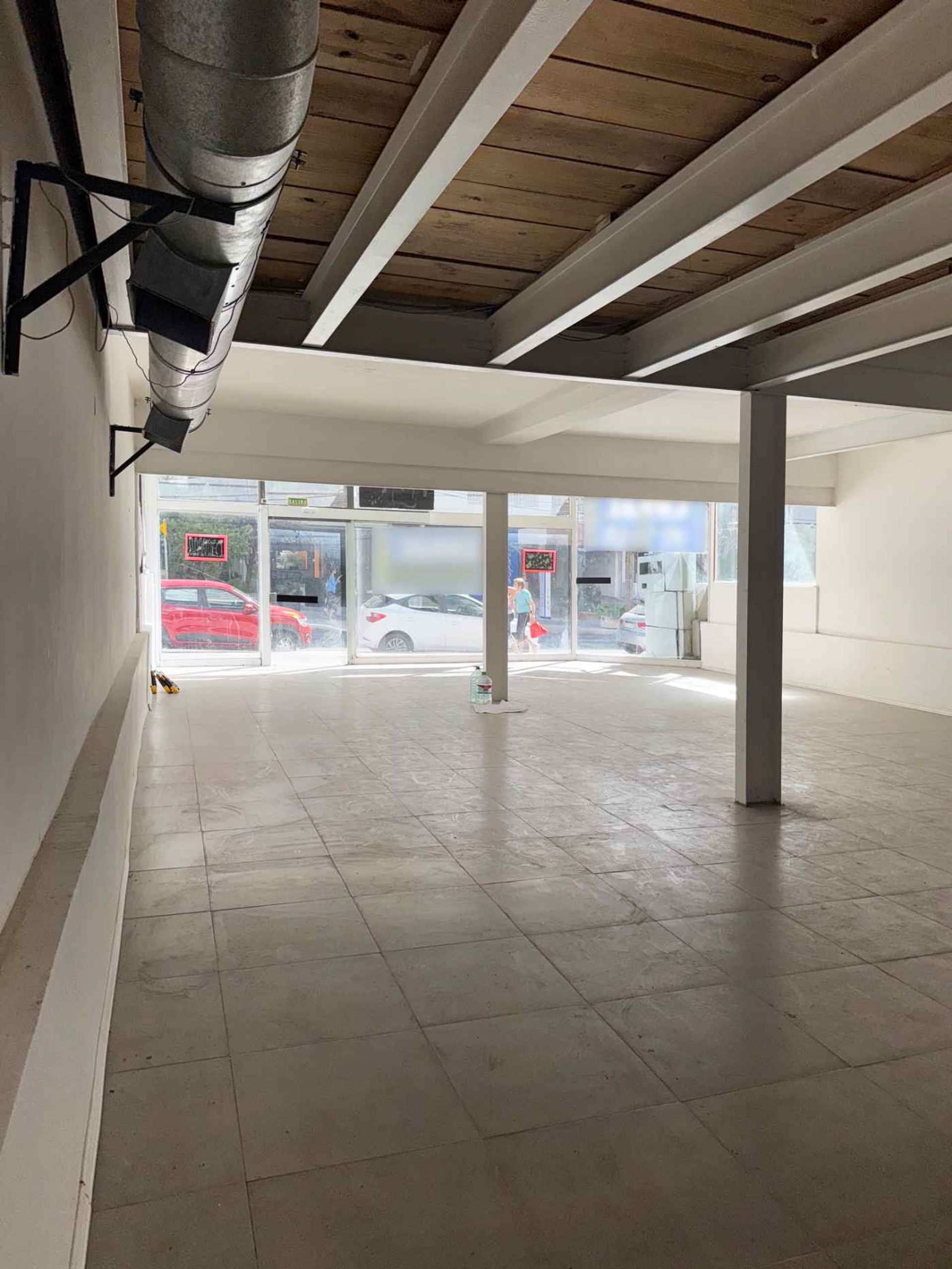ALQUILER DE LOCAL COMERCIAL EN PUNTA CARRETAS · Foto 3