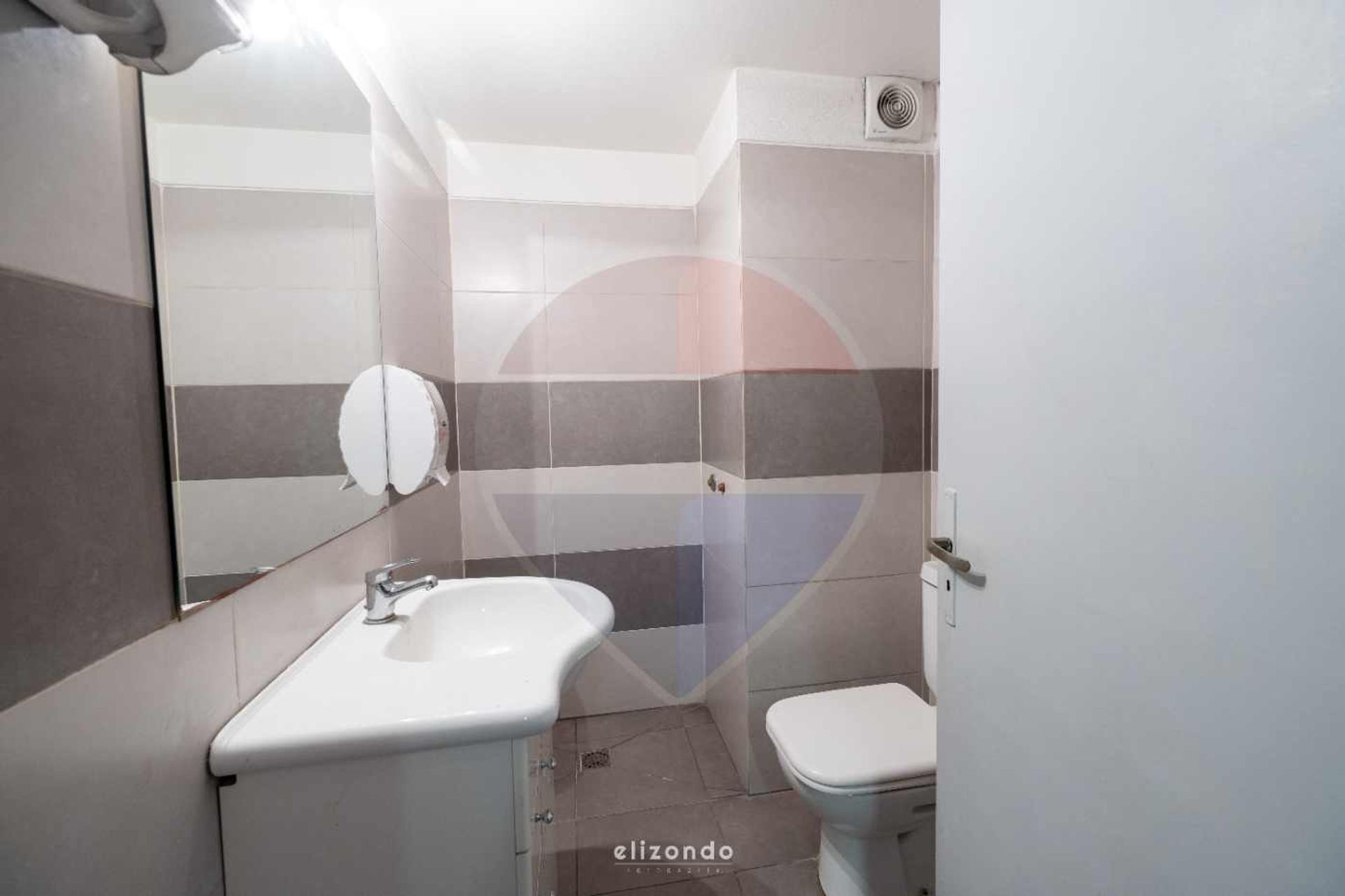 LOCAL COMERCIAL EN ALQUILER – POLO AUTOMOTRIZ · Foto 6