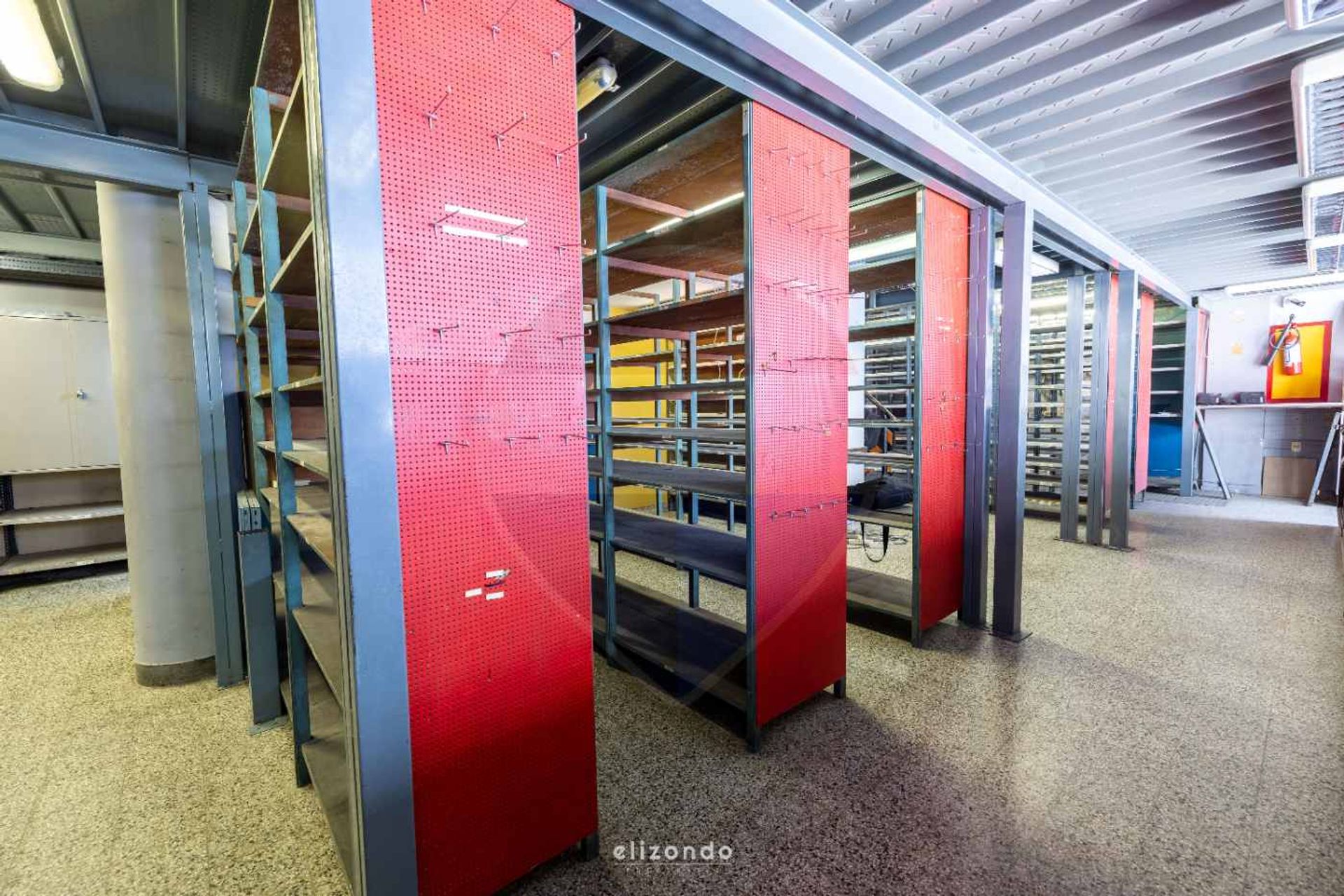 LOCAL COMERCIAL EN ALQUILER – POLO AUTOMOTRIZ · Foto 3