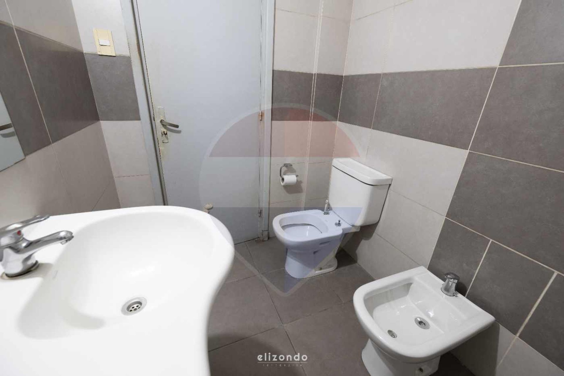 LOCAL COMERCIAL EN ALQUILER – CORREDOR COMERCIAL · Foto 12