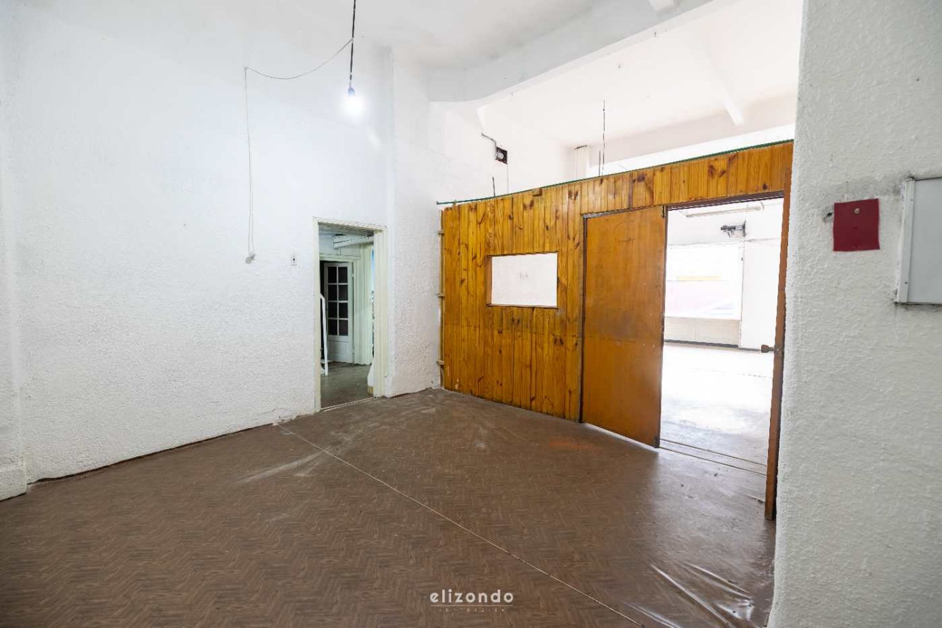 ALQUILER LOCAL EN CORDON EN EXCELENTE UBICACION · Foto 4