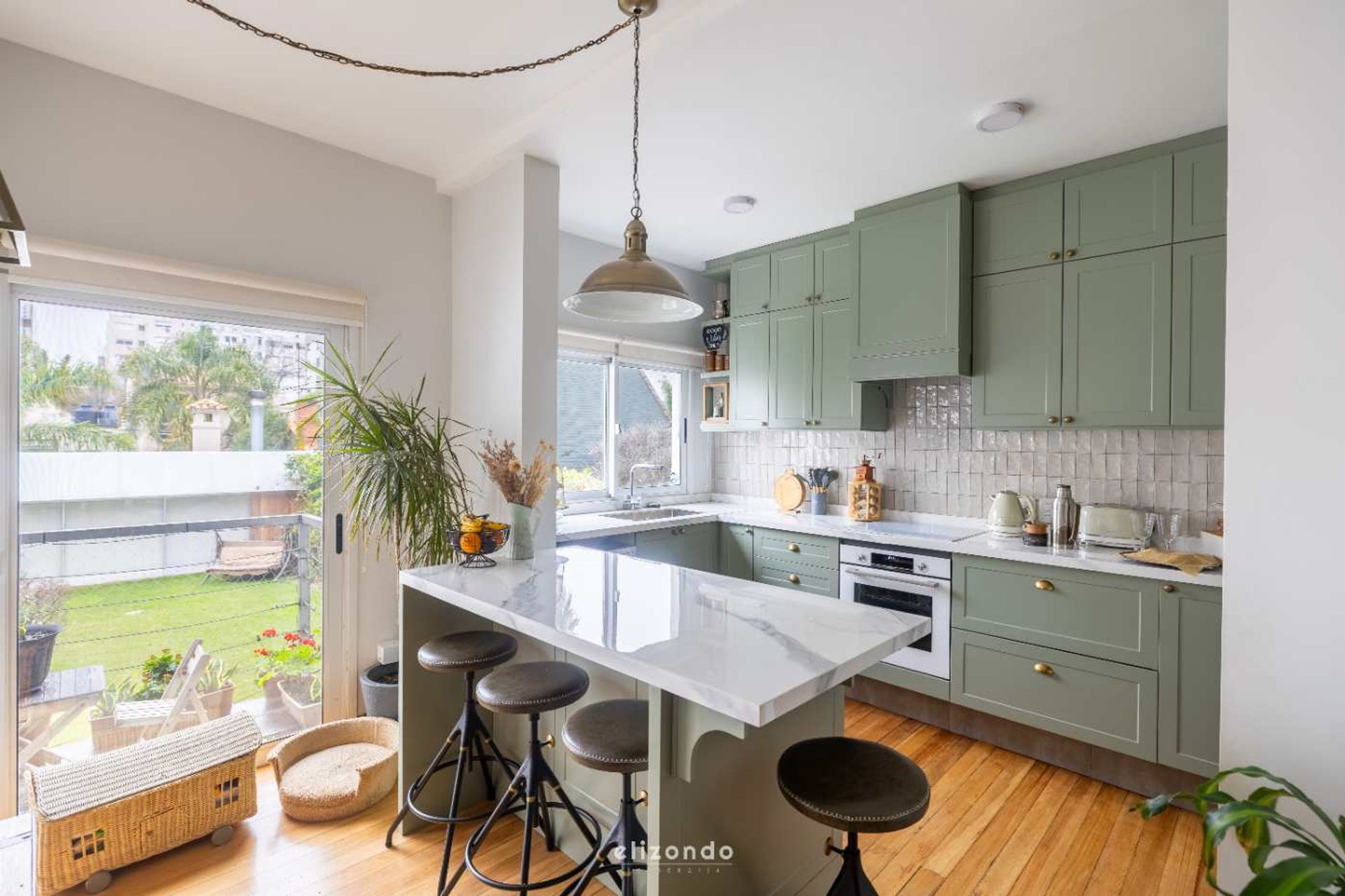 VENTA CASA POCITOS 4 DORM CON JARDIN BARBACOA GGE