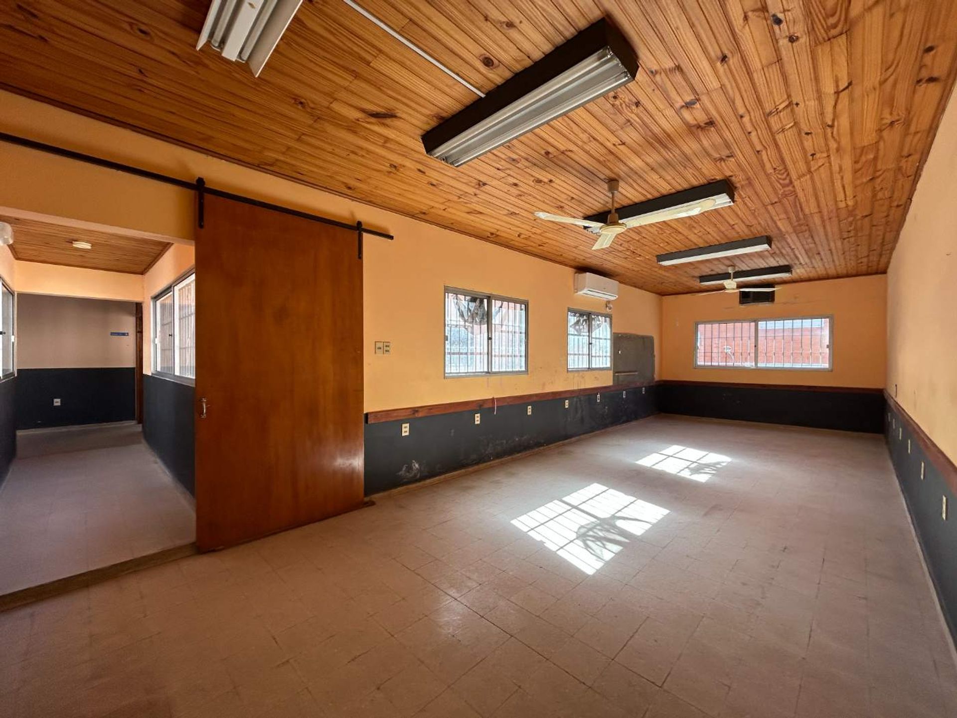 VENTA CASA / OFICINAS EN CORDON CON RENTA
