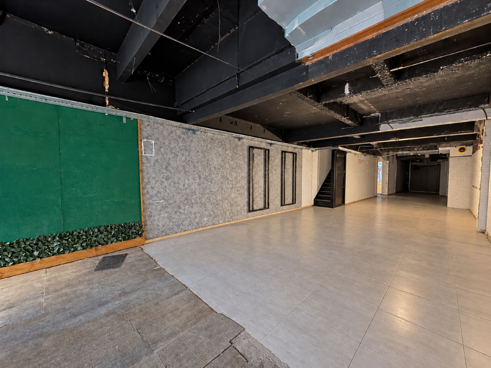 Alquiler gran local comercial Pocitos · Foto 3