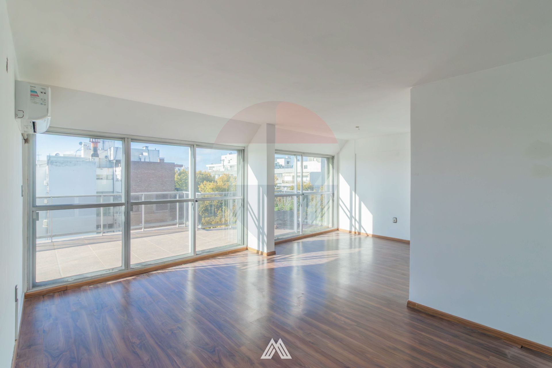 Venta Penthouse 3 dorm. y garaje Punta Carretas