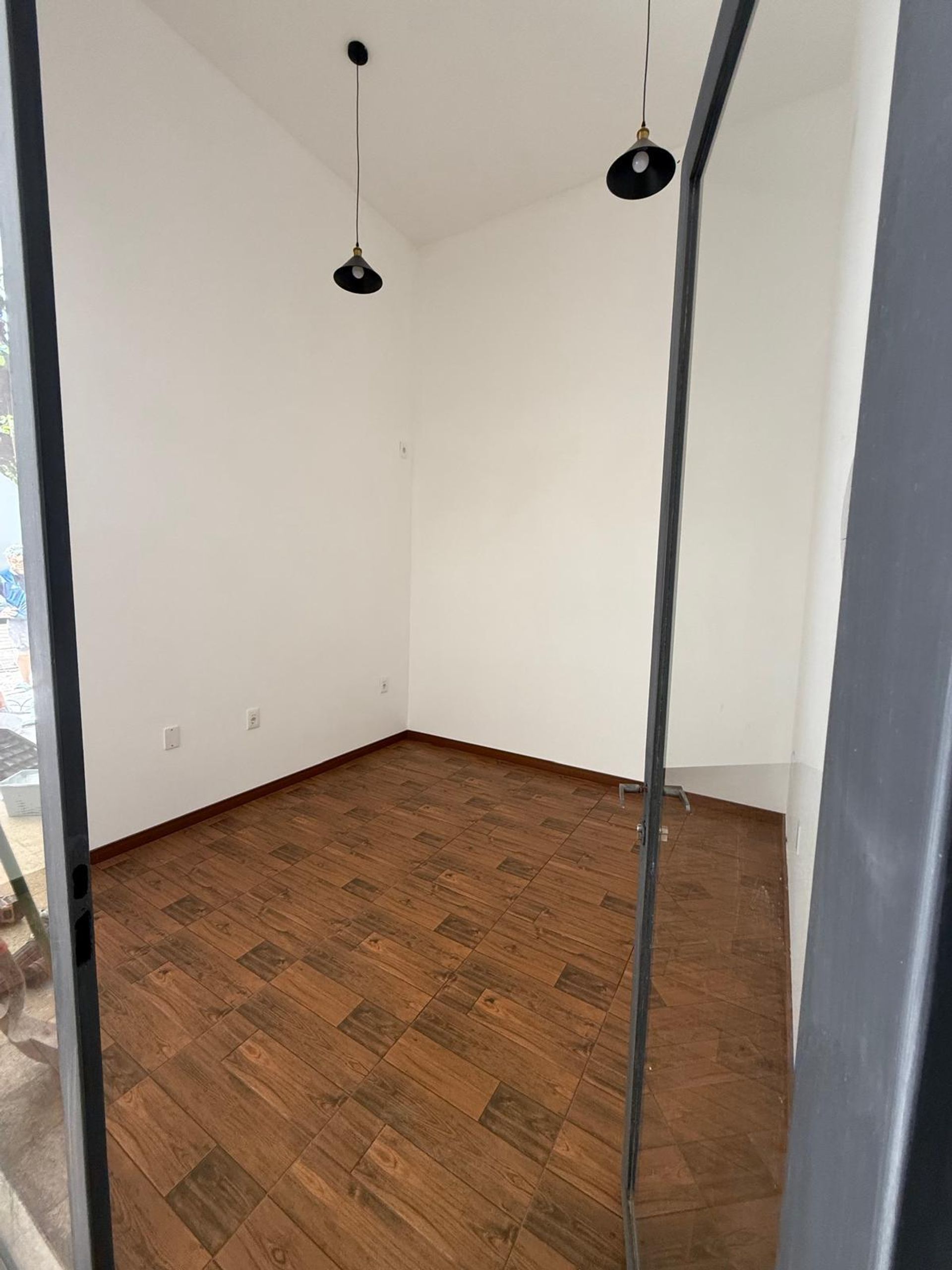 Se alquila local comercial en galeria Pocitos · Foto 2