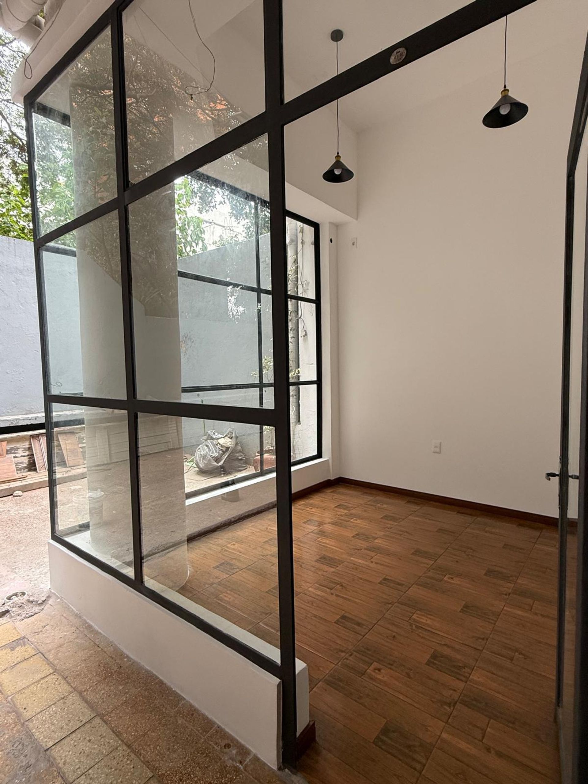 Se alquila local comercial en galeria Pocitos · Foto 4