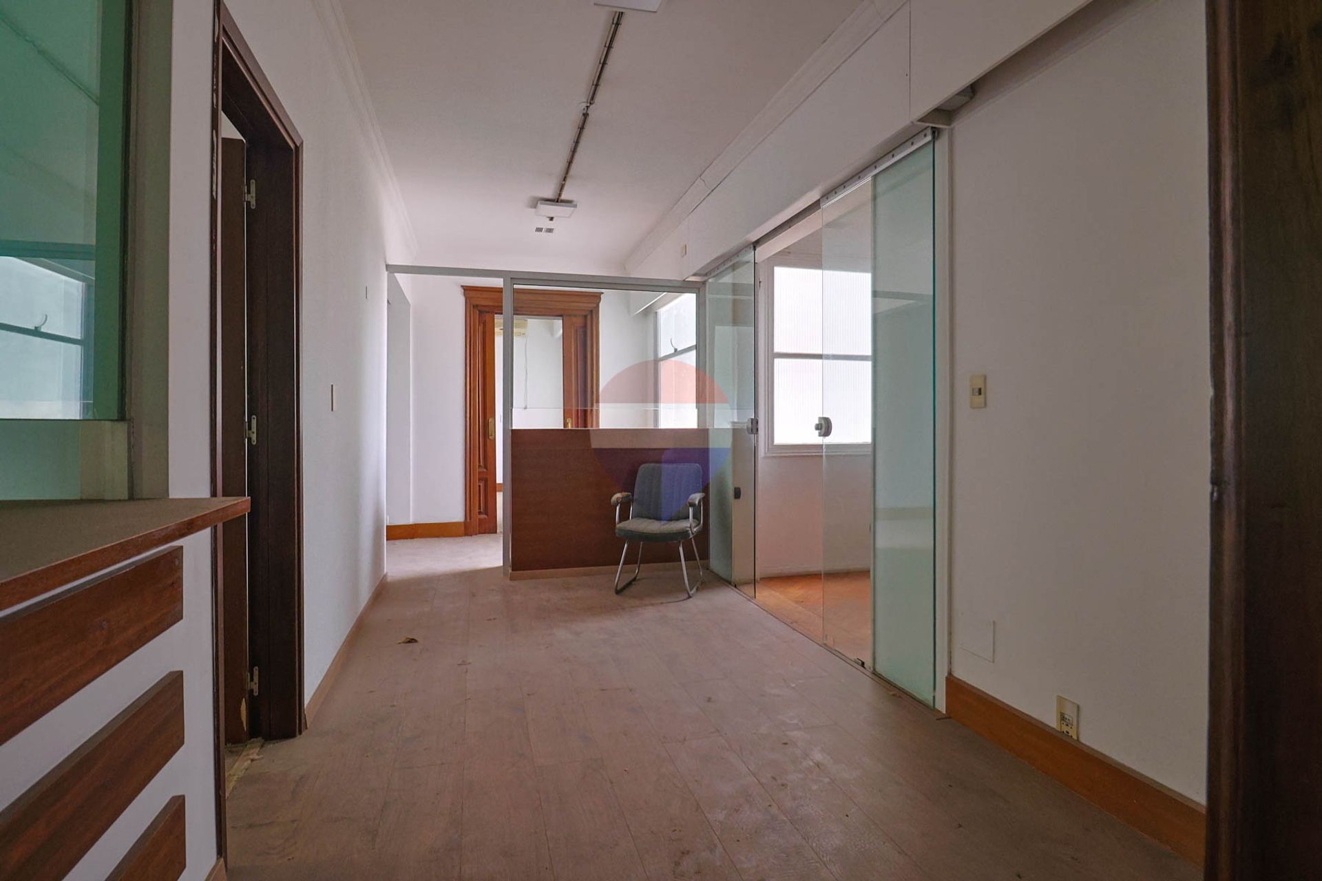 Alquiler de piso de oficinas en el Centro c/garage · Foto 6