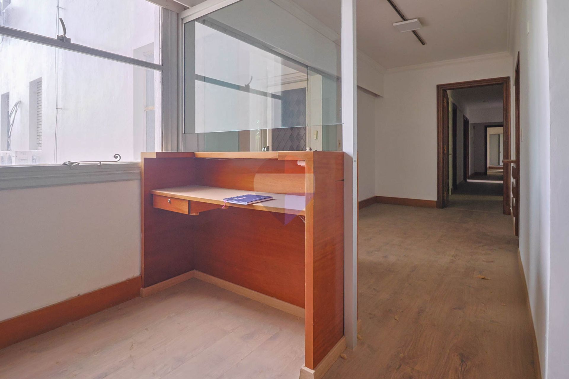 Alquiler de piso de oficinas en el Centro c/garage · Foto 8