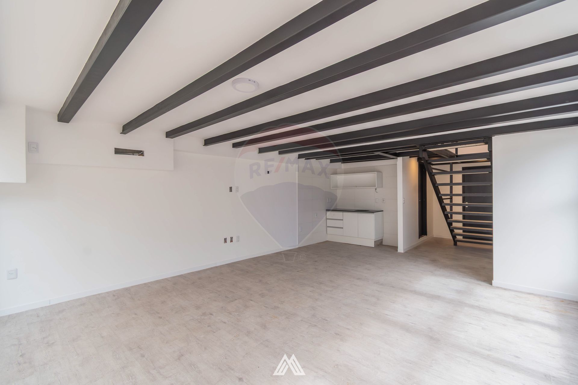 Alquiler y o Venta oficina reciclado Ciudad Vieja · Foto 5