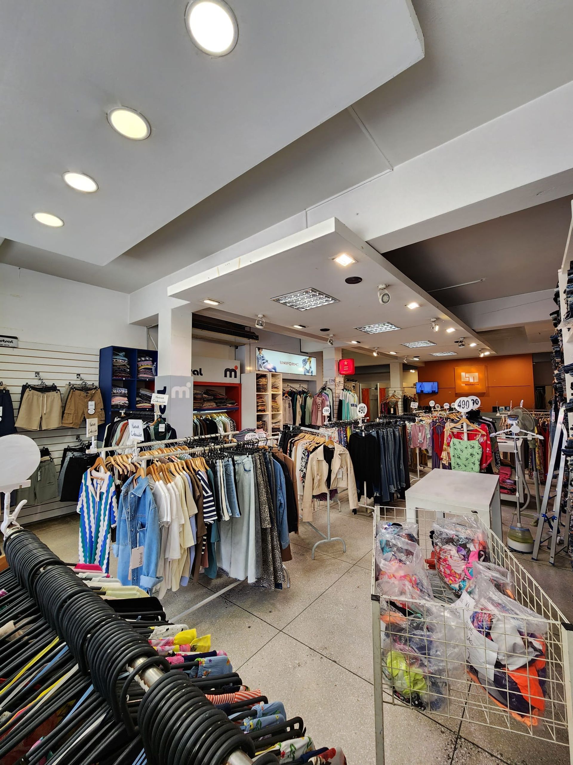 Alquiler local comercial calle principal de Pando · Foto 6