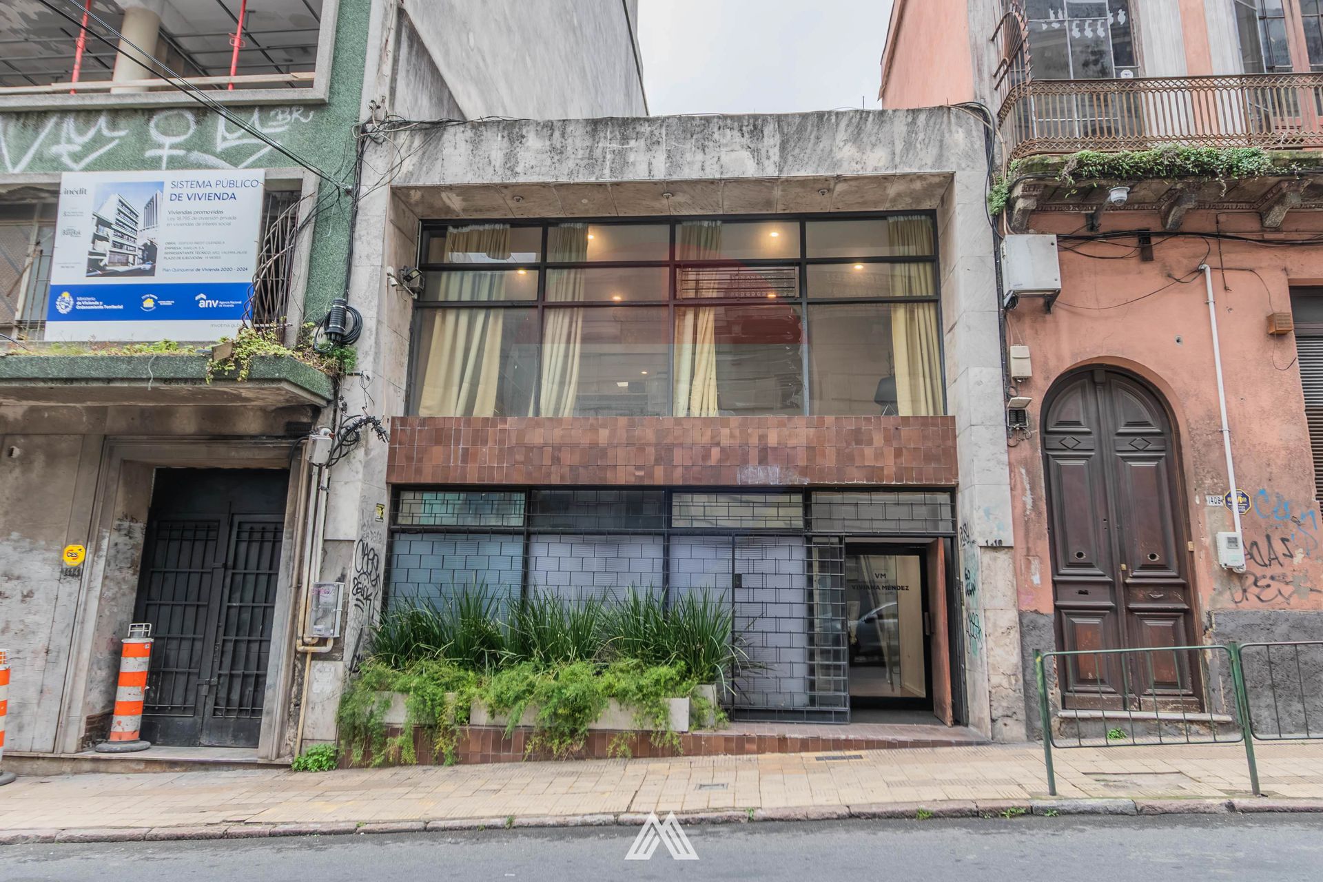 Alquiler de oficina con 103m² Plaza Independencia · Photo 1