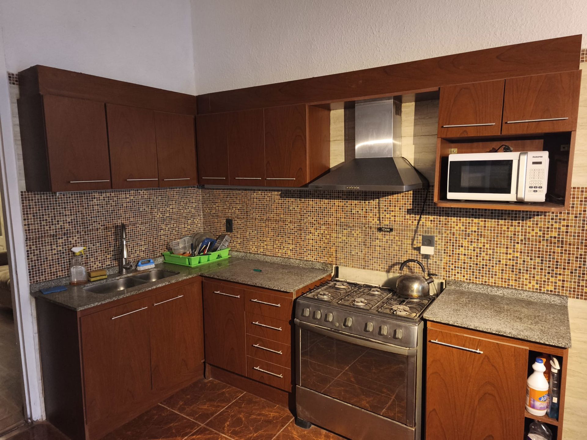 Alquiler gran casa 5 dormitorios y garaje Aguada · Foto 9