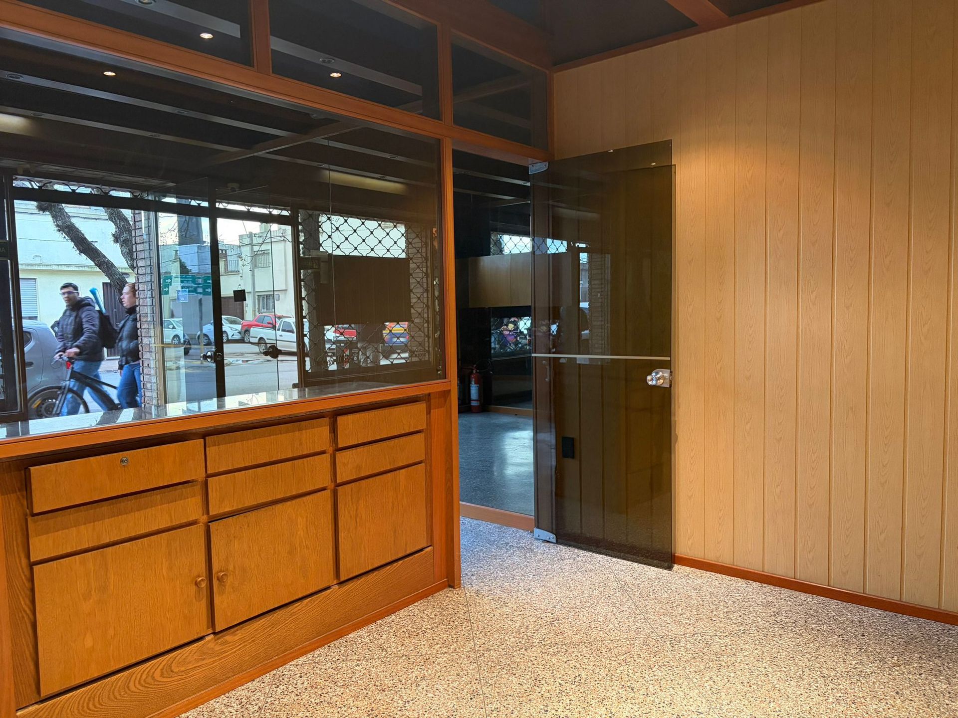 ALQUILER LOCAL COMERCIAL CENTRO LAS PIEDRAS · Foto 4
