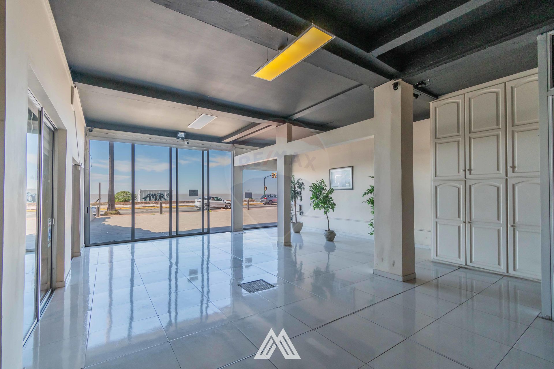 ALQUILA LOCAL CON OFICINAS + APTO BUCEO RAMBLA GGE · Foto 5