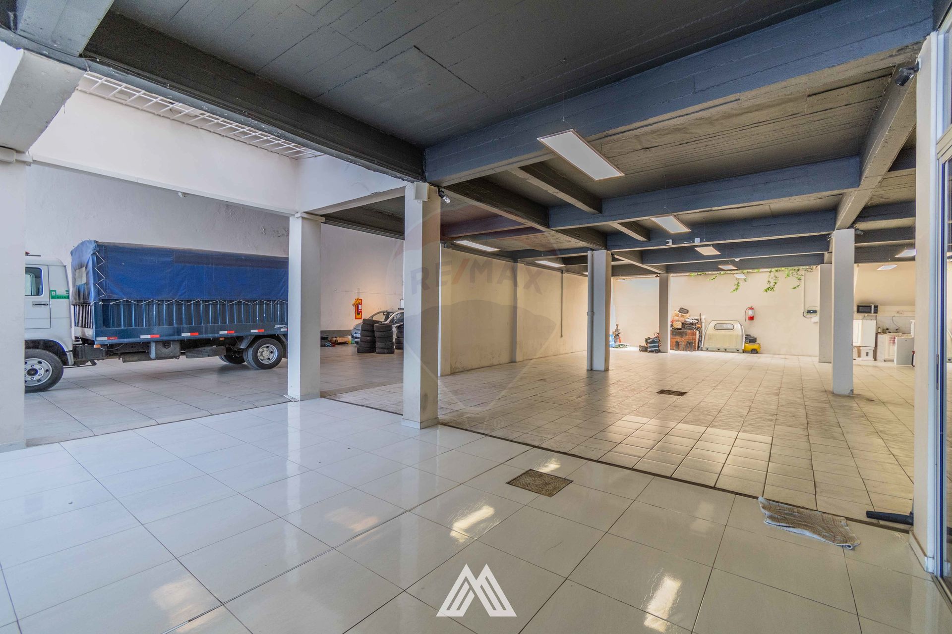 ALQUILA LOCAL CON OFICINAS + APTO BUCEO RAMBLA GGE · Foto 8