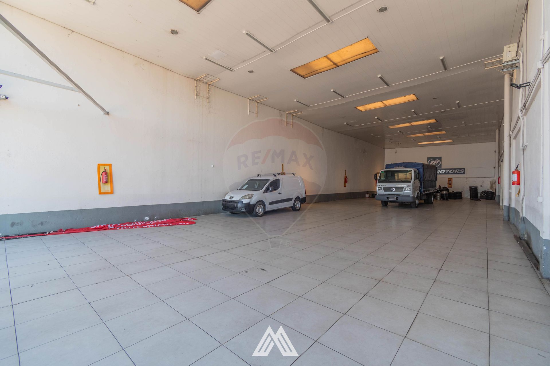 ALQUILA LOCAL CON OFICINAS + APTO BUCEO RAMBLA GGE · Foto 9