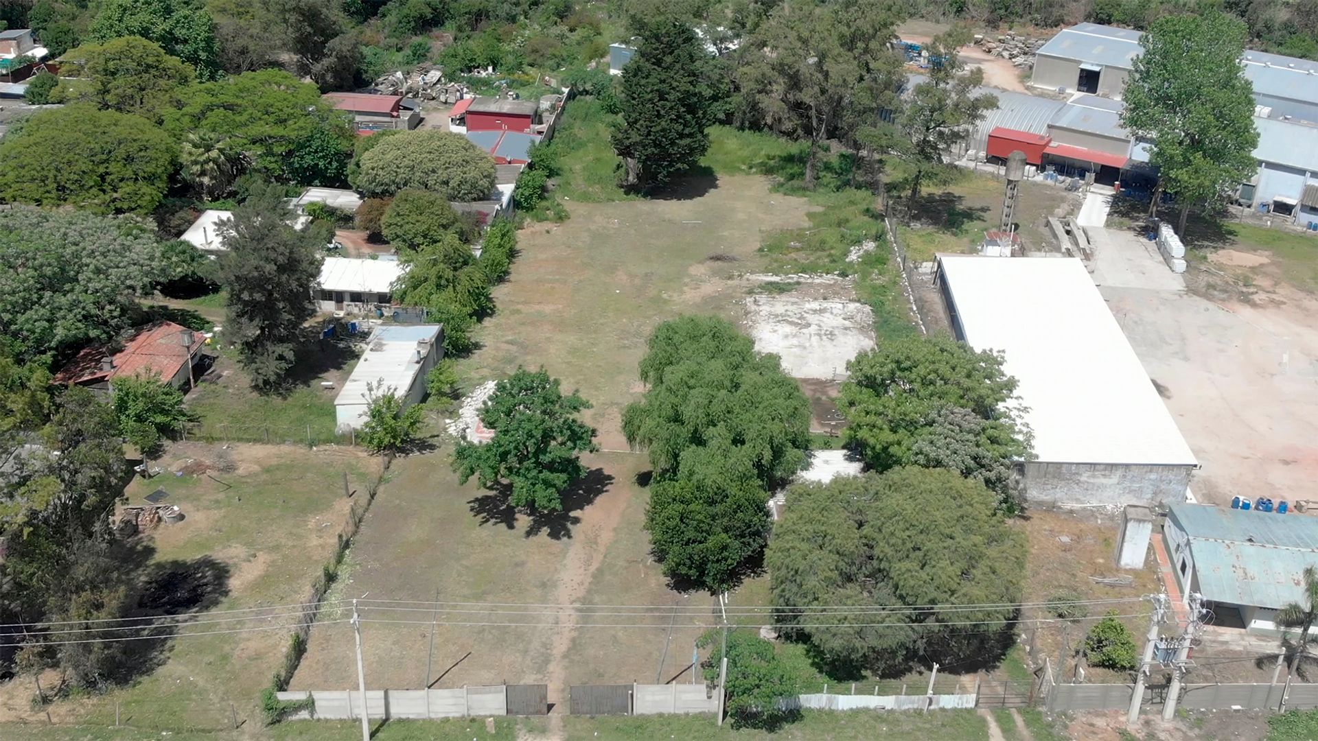 Alquiler gran predio con casa en Barros Blancos