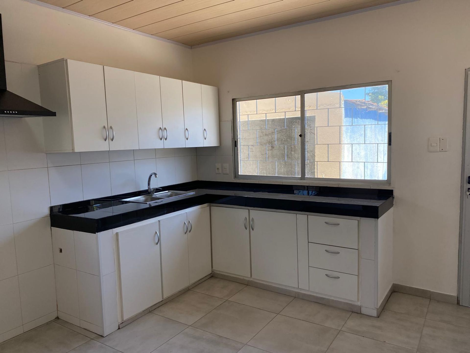 Alquiler casa tres dormitorios y cochera en Pando · Foto 7