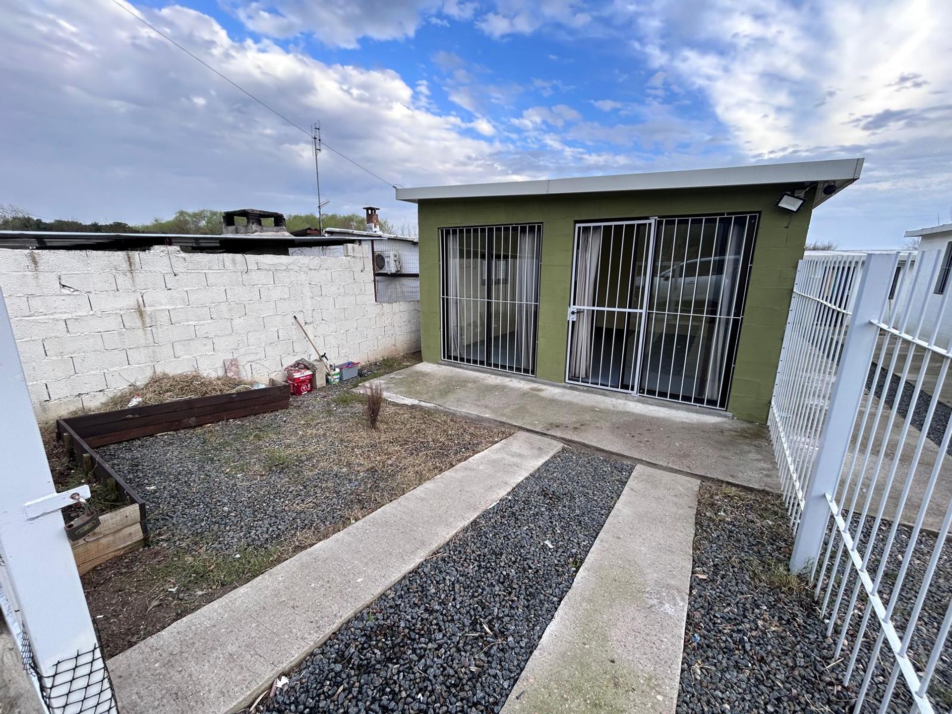 Alquiler casa un dormitorio  Barros Blancos km 23