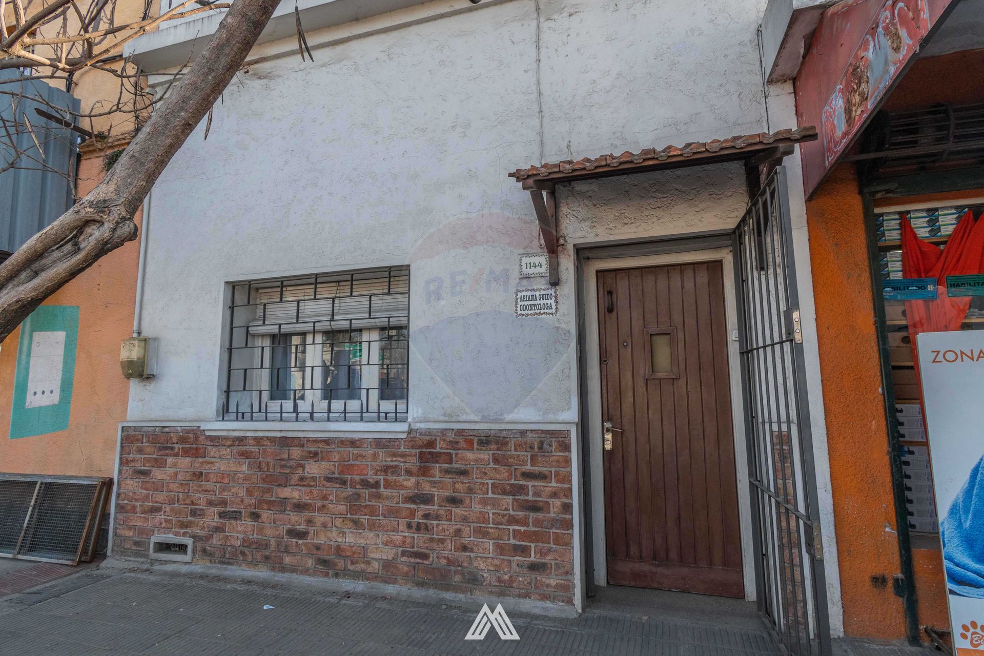 Venta de casa con 2 dormitorios y fondo en Pando