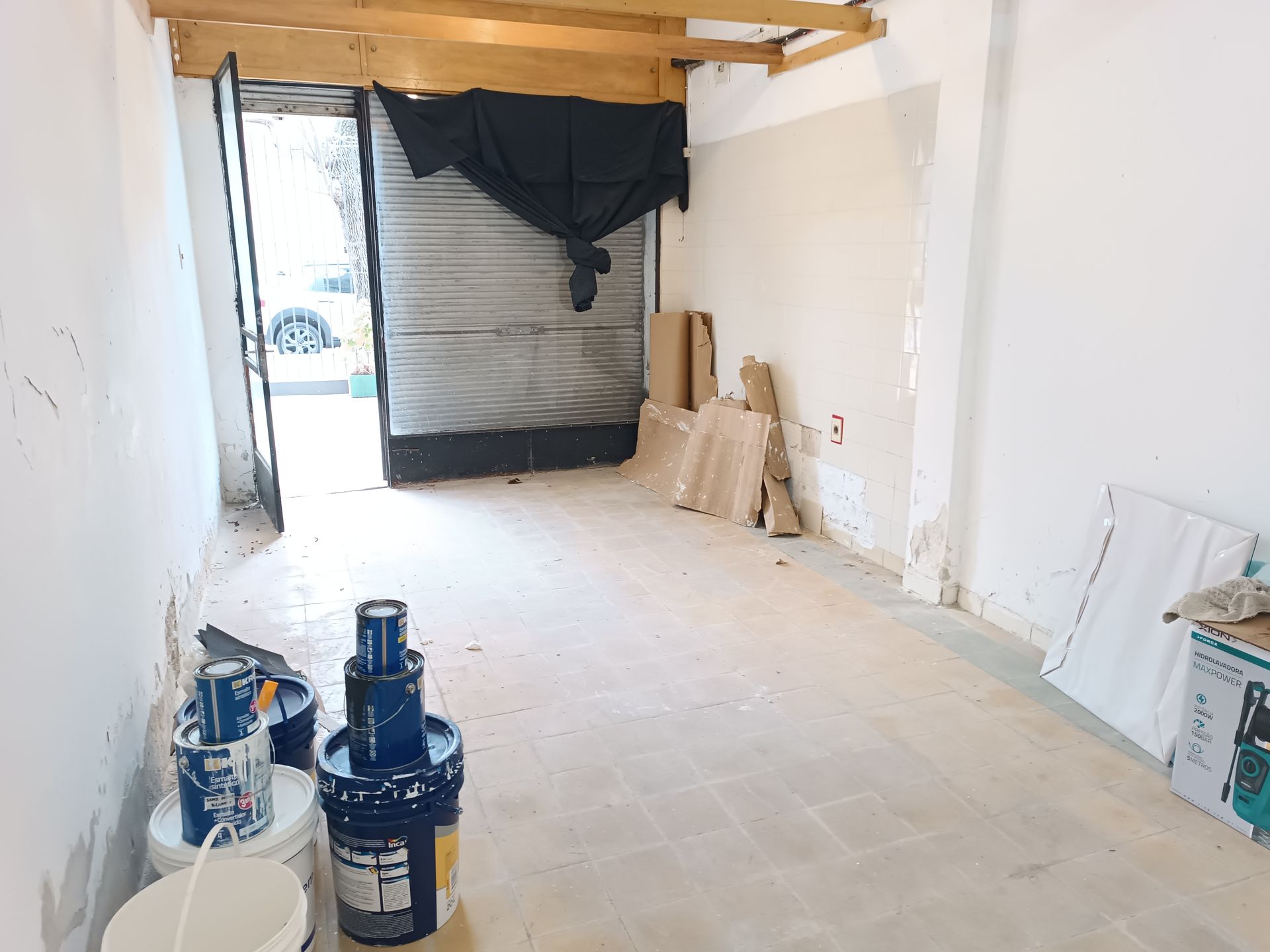 ALQUILER SALON COMERCIAL POCITOS · Foto 4