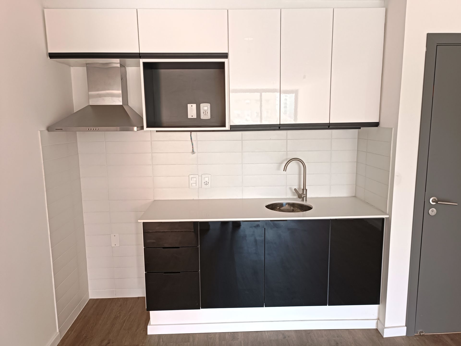 Photo 3 of 29