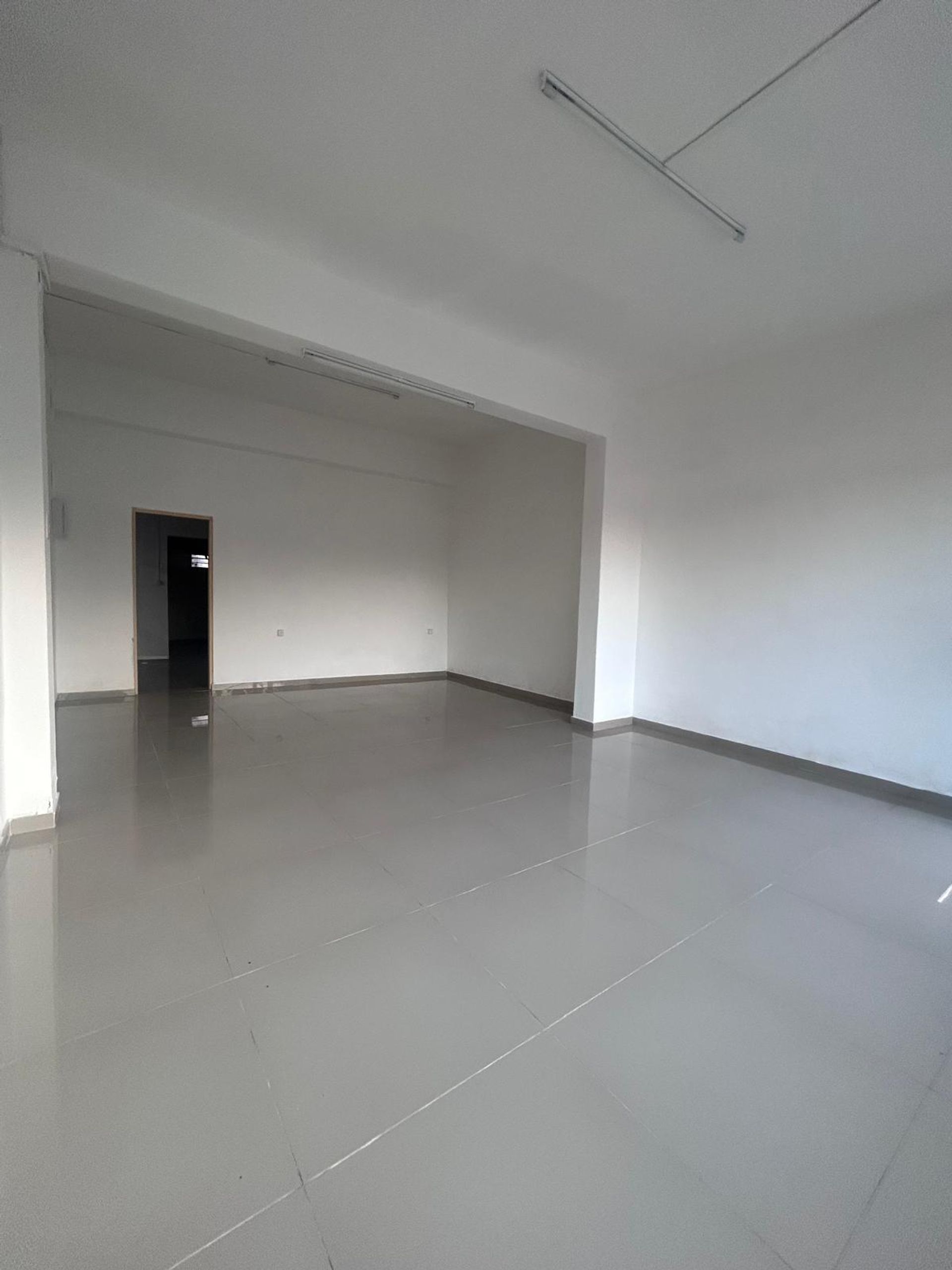 Alquiler de local comercial sobre Ruta 8 Km 26 · Foto 6