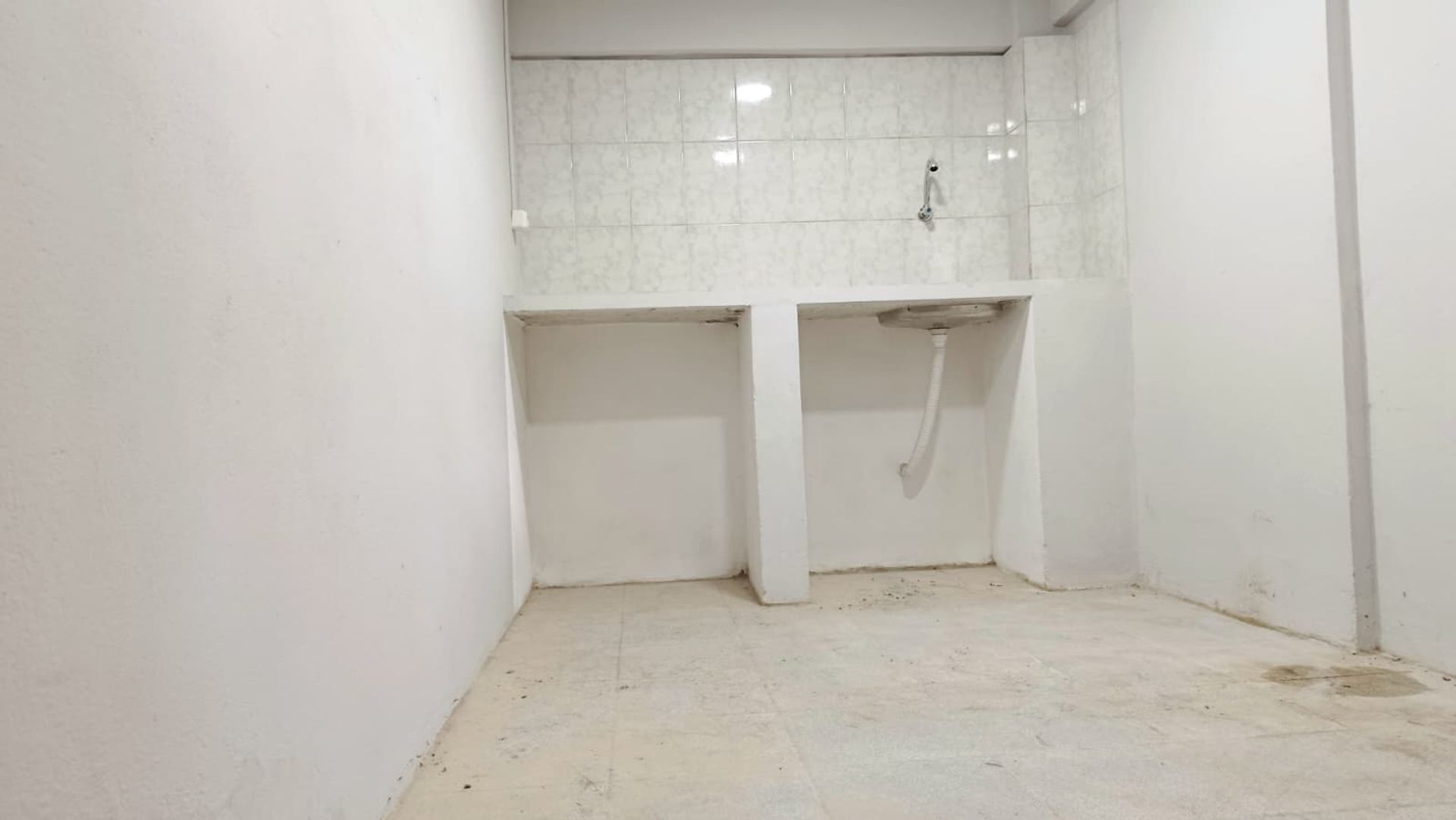 Alquiler Local / Galpón comercial 200 m² en Pando · Foto 2