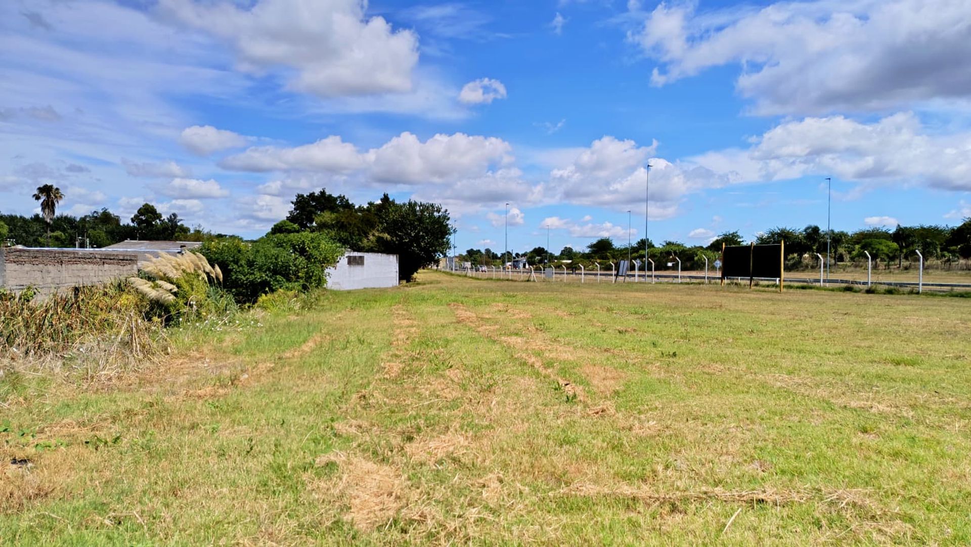 Alquiler Local / Galpón comercial 200 m² en Pando · Foto 4