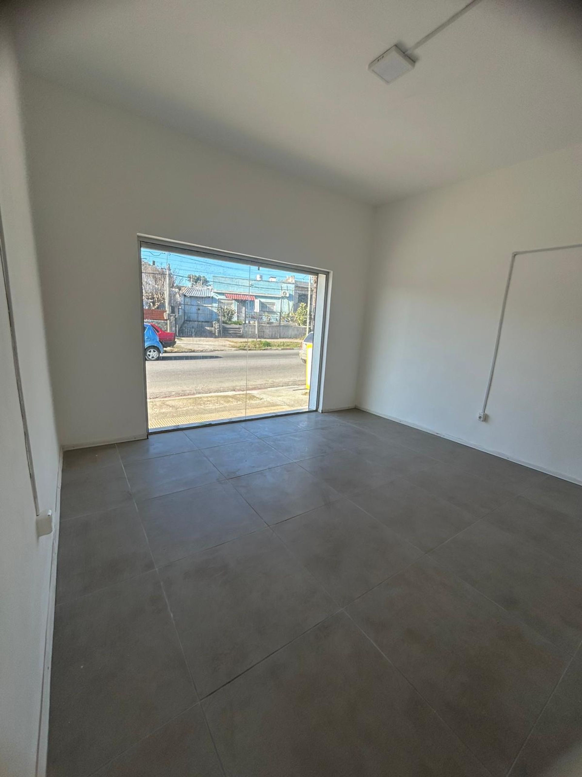Se alquila local comercial en Av. Roosevelt, Pando · Foto 4