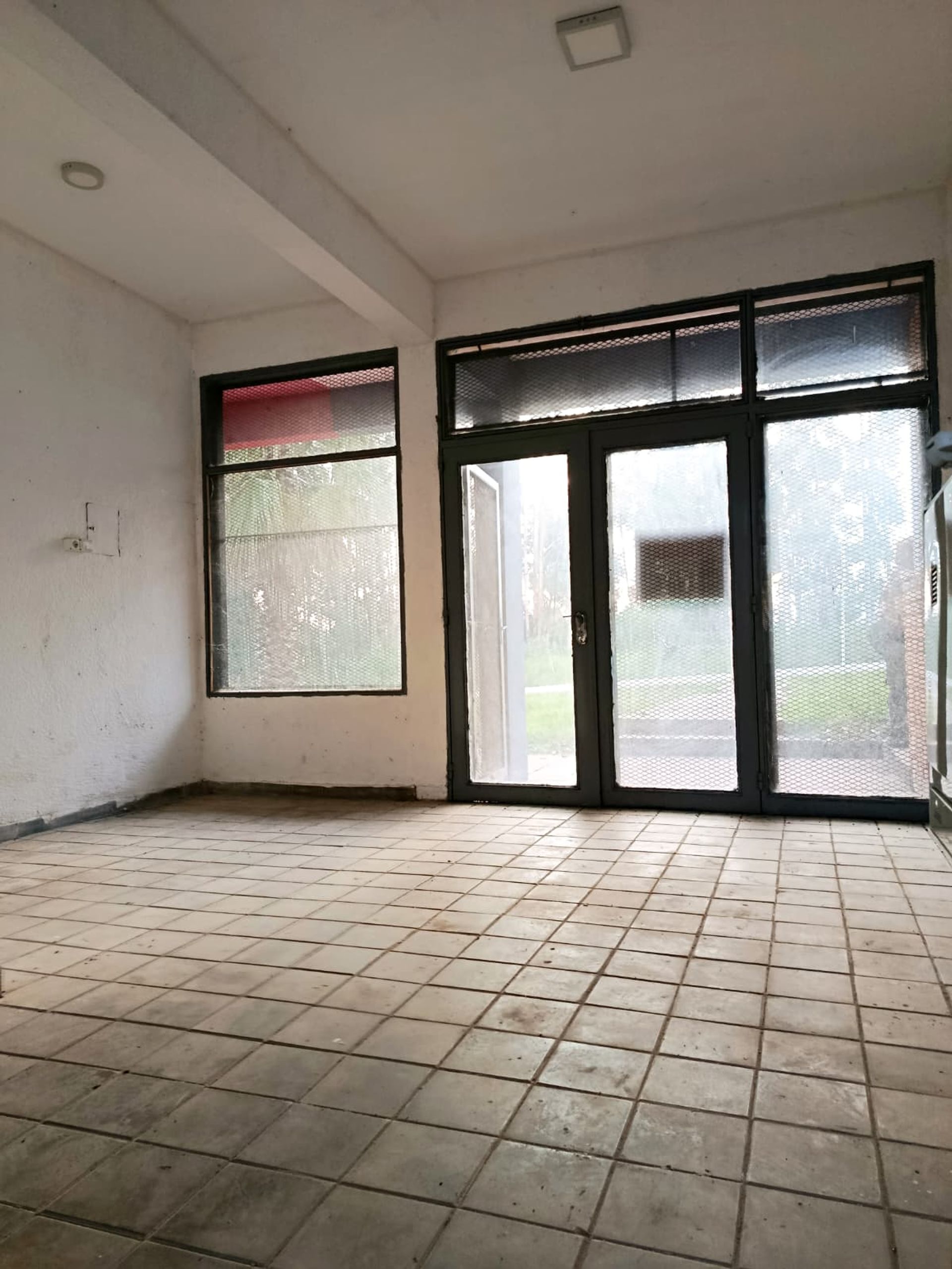 ALQUILER LOCAL COMERCIAL EN PANDO · Foto 7