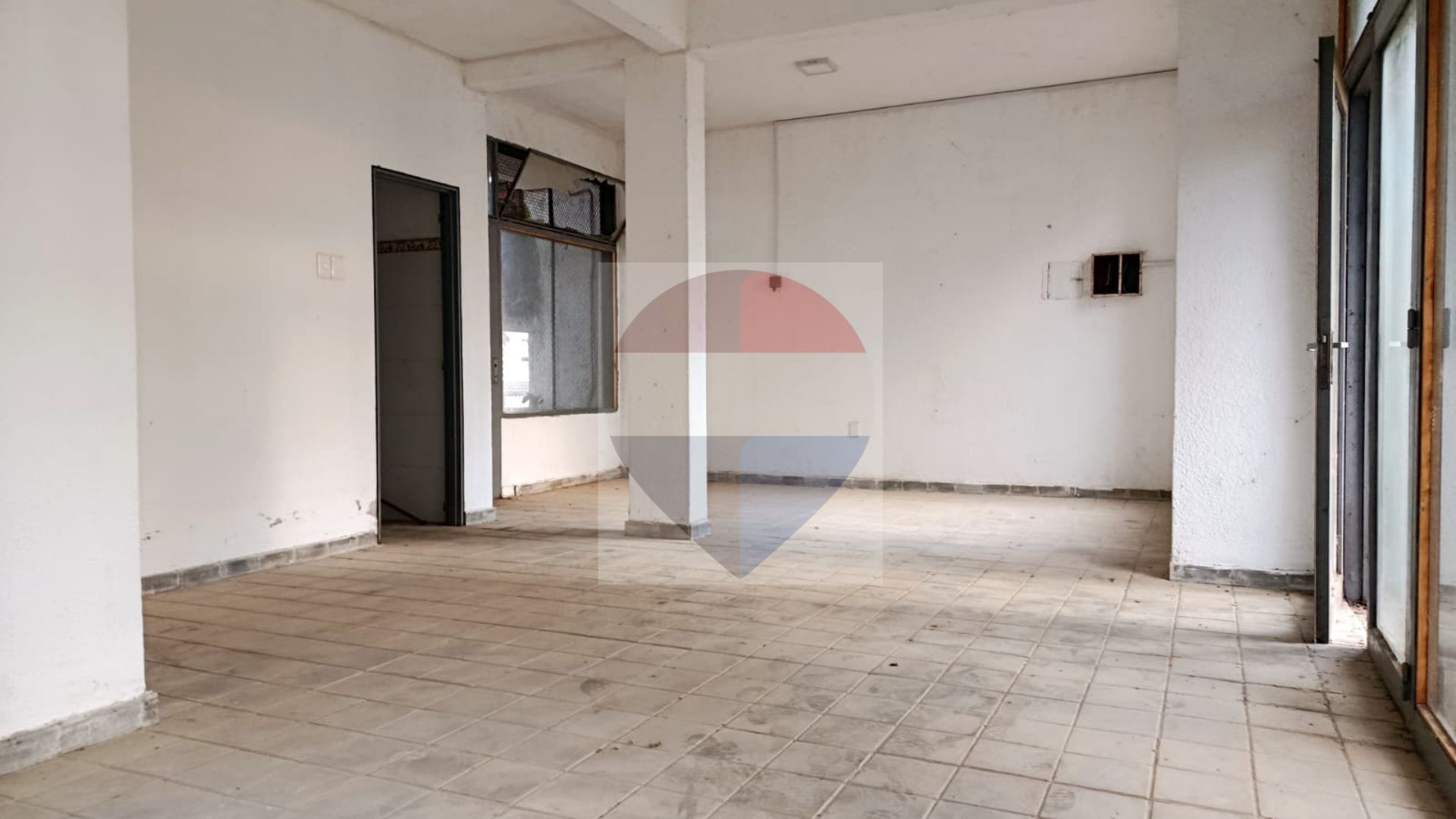 ALQUILER LOCAL COMERCIAL EN PANDO · Foto 3