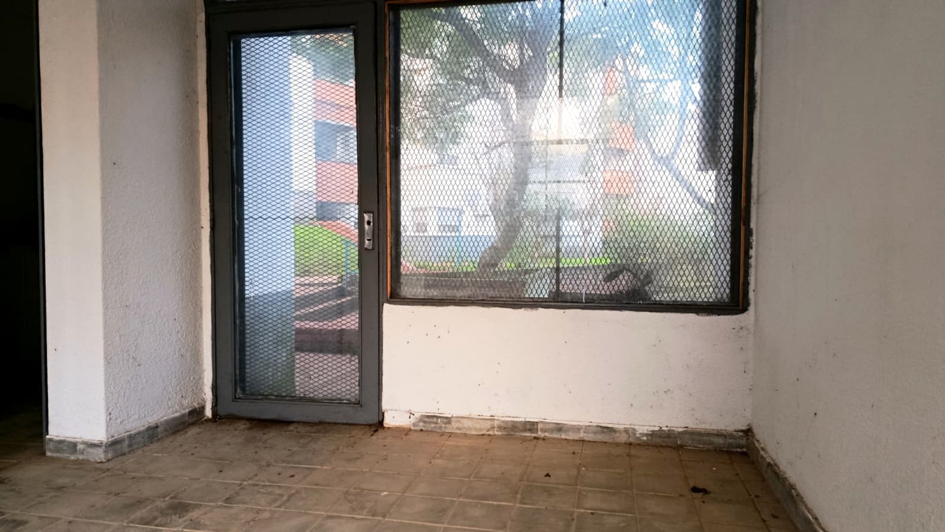 ALQUILER LOCAL COMERCIAL EN PANDO · Foto 8