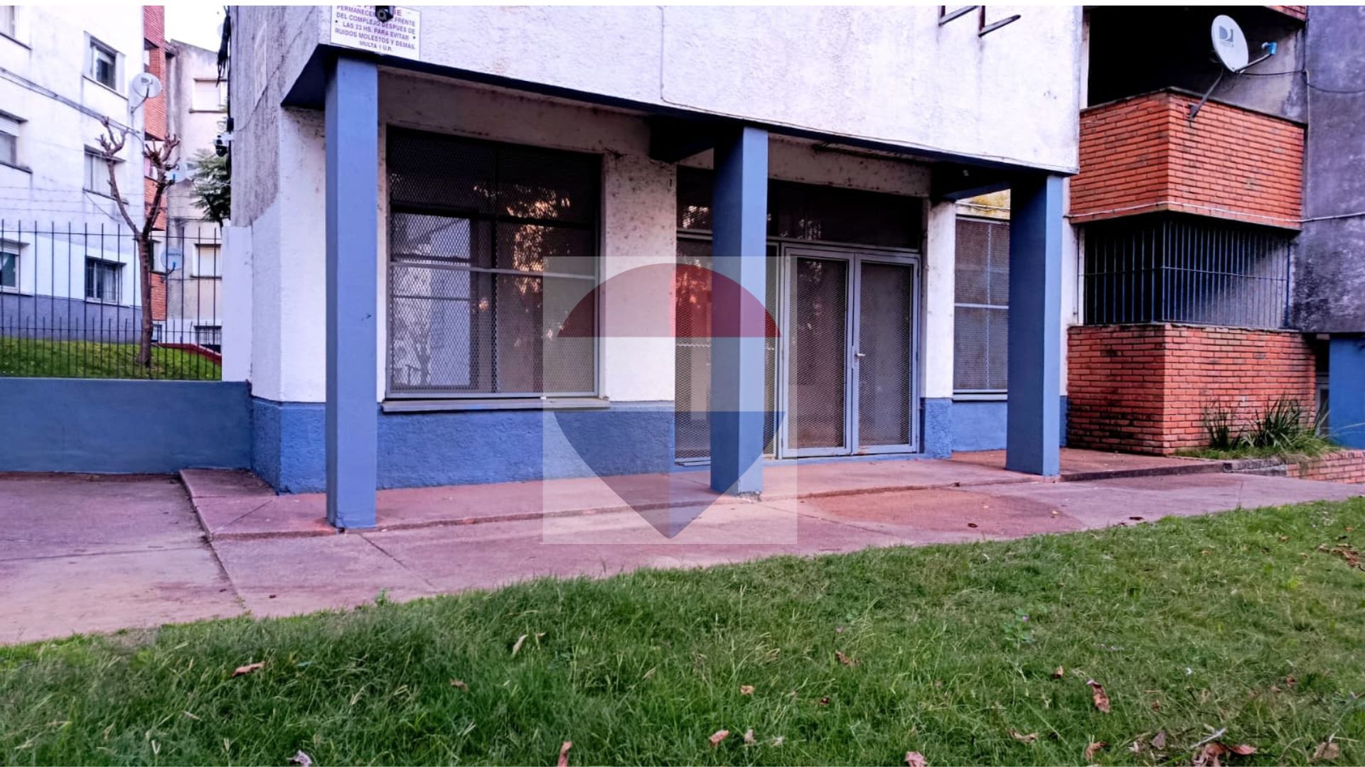ALQUILER LOCAL COMERCIAL EN PANDO · Foto 1
