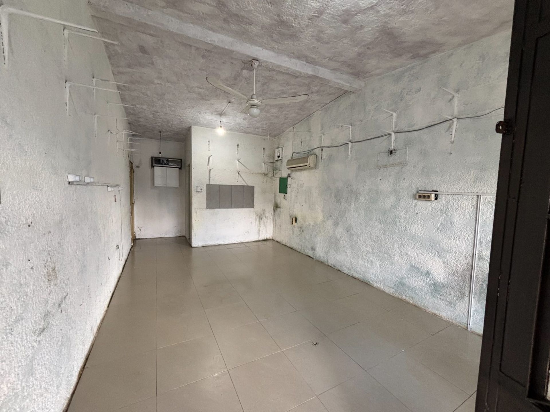 ALQUILER LOCAL COMERCIAL EN BARROS BLANCOS KM27 · Foto 3