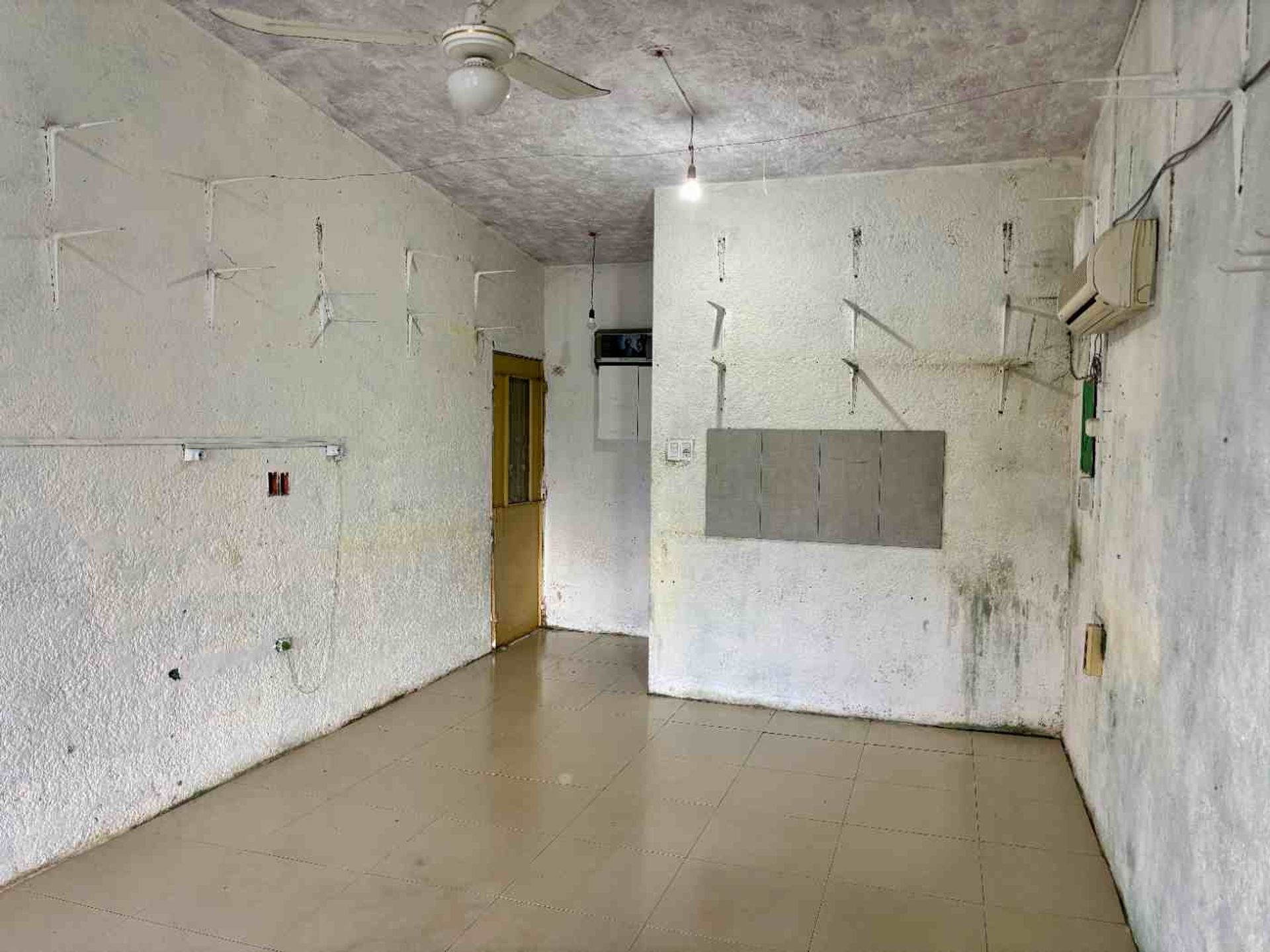 ALQUILER LOCAL COMERCIAL EN BARROS BLANCOS KM27 · Foto 10