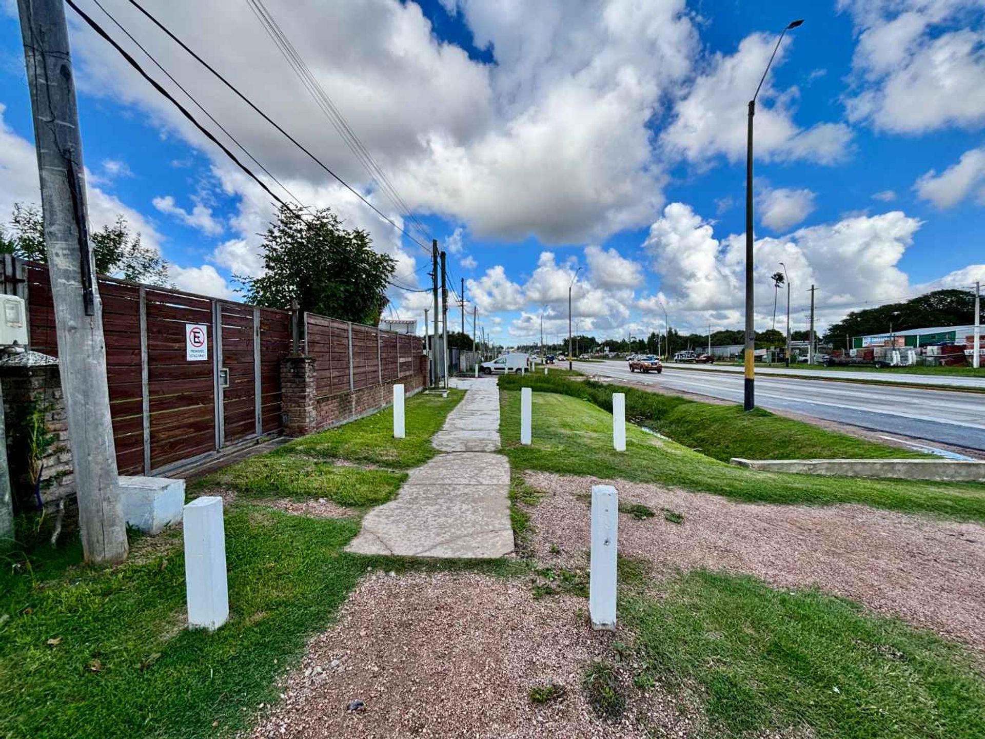 ALQUILER LOCAL COMERCIAL EN BARROS BLANCOS KM27 · Foto 8