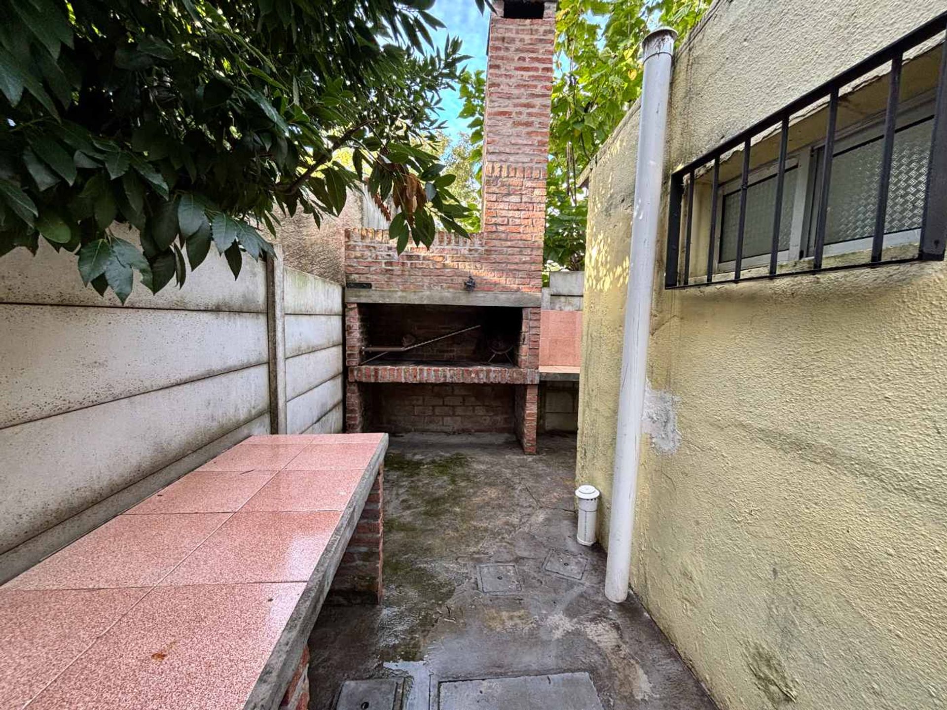 ALQUILER CASA 1 DORMITORIO Y COCHERA SAN LUIS · Foto 3