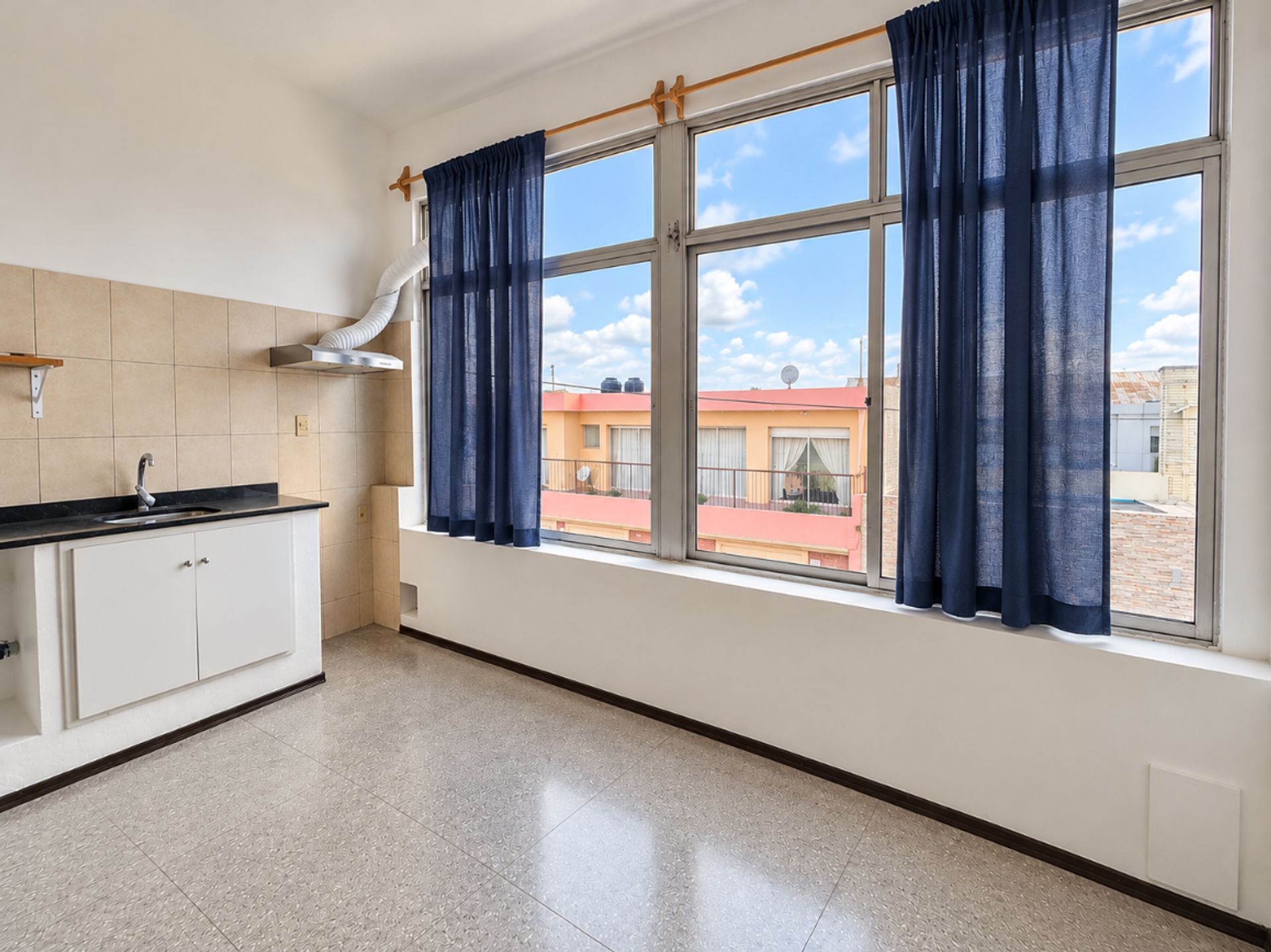 ALQUILER Apartamento 2 dorm. en el centro de Pando