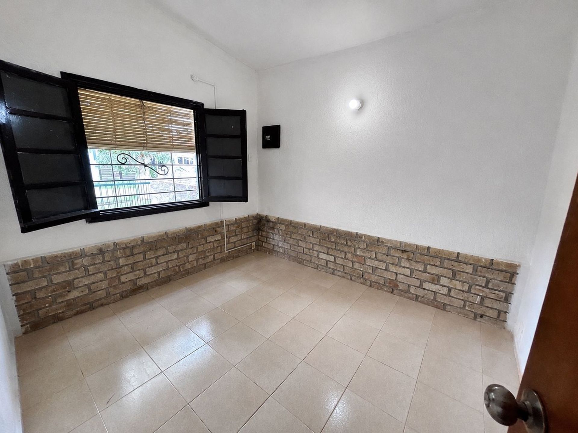 ALQUILER 3 CASAS CON COCHERA EN SAN LUIS · Foto 4