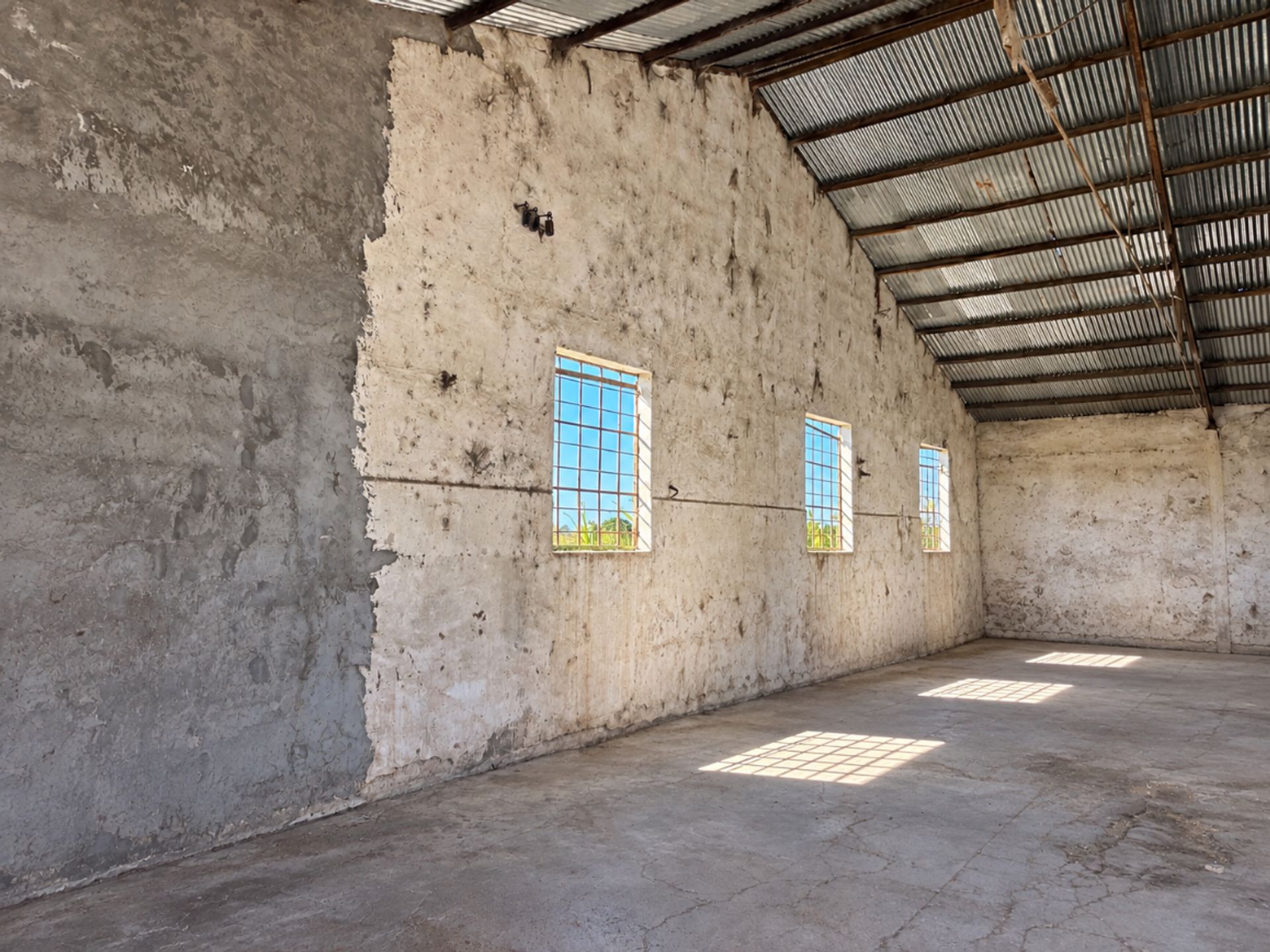 Alquiler Galpón/Depósito de 590m² en La Montañesa · Foto 5