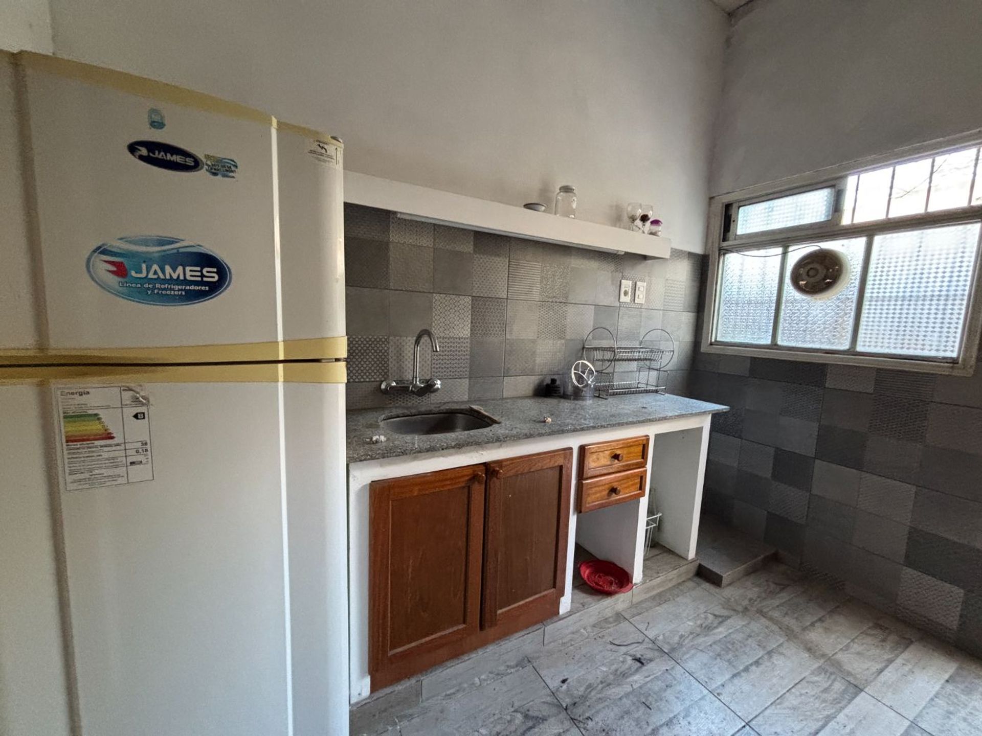 Alquiler casa 1D con depósito / local en Pando · Foto 5
