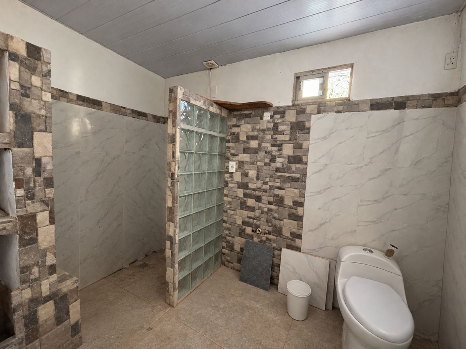 Alquiler casa 1D con depósito / local en Pando · Foto 8