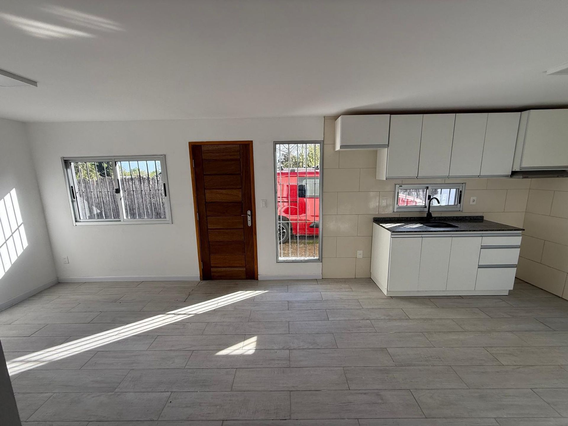 CASA EN ALQUILER 2 DORMITORIOS 1 BAÑO LAGOMAR · Foto 2