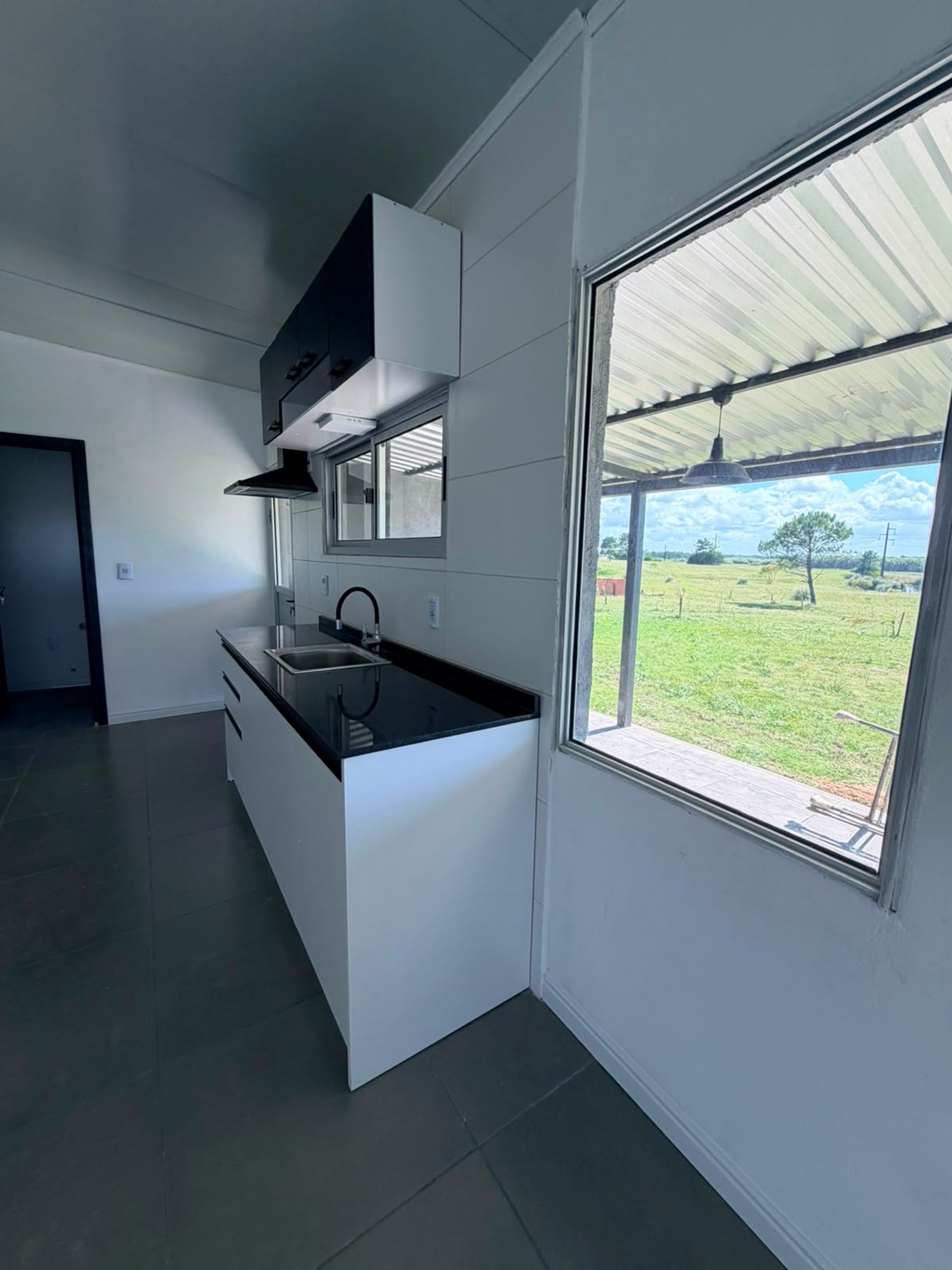 Alquiler de hermosa casa a estrenar en Neptunia · Foto 3