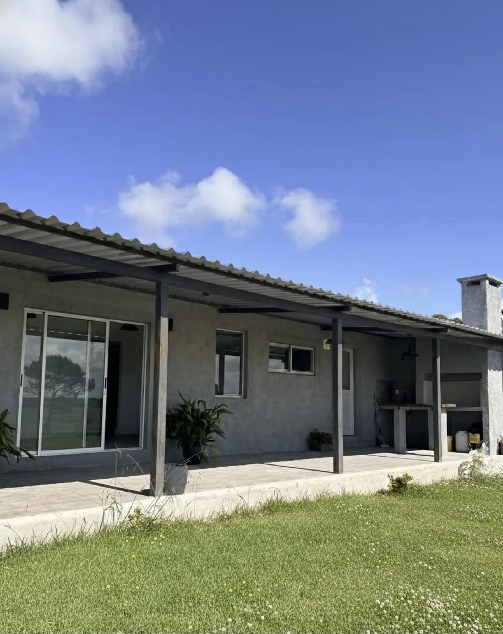 Alquiler de hermosa casa a estrenar en Neptunia · Foto 1