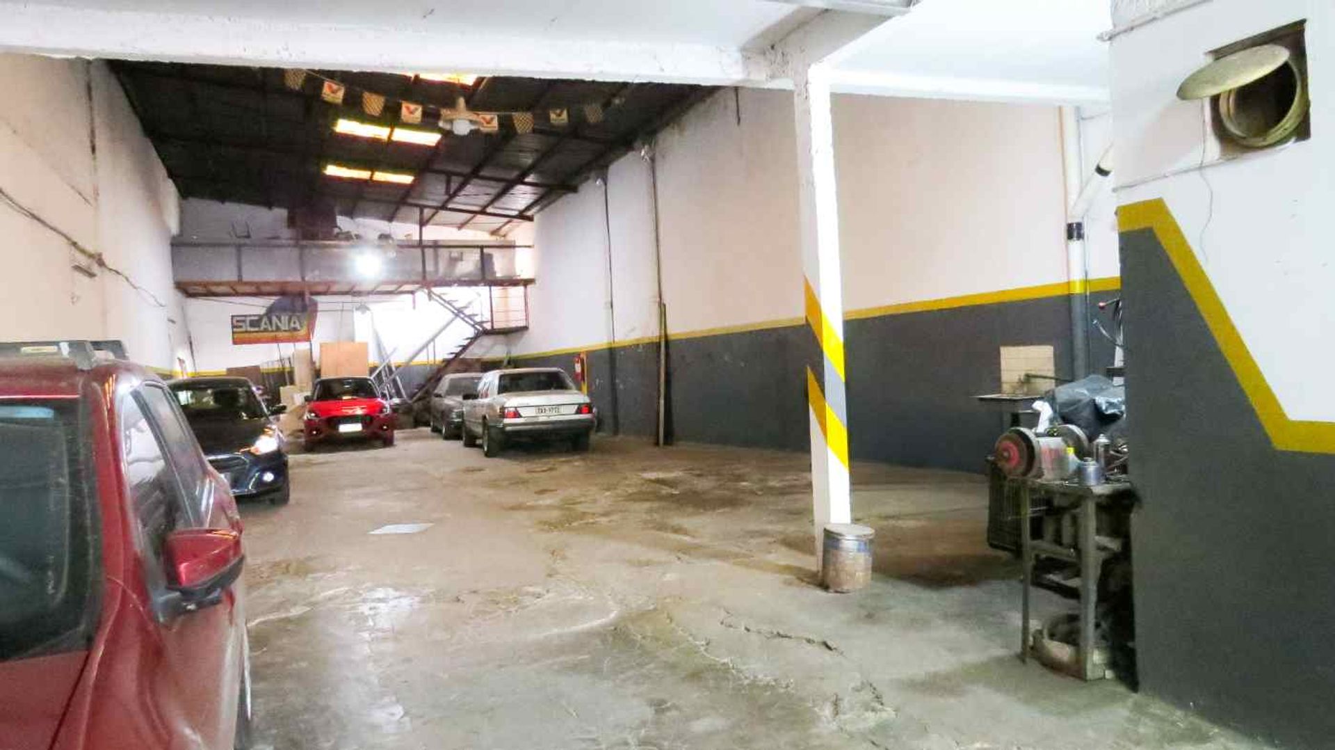 Alquiler depósito en La Blanqueada sobre avenida · Foto 8