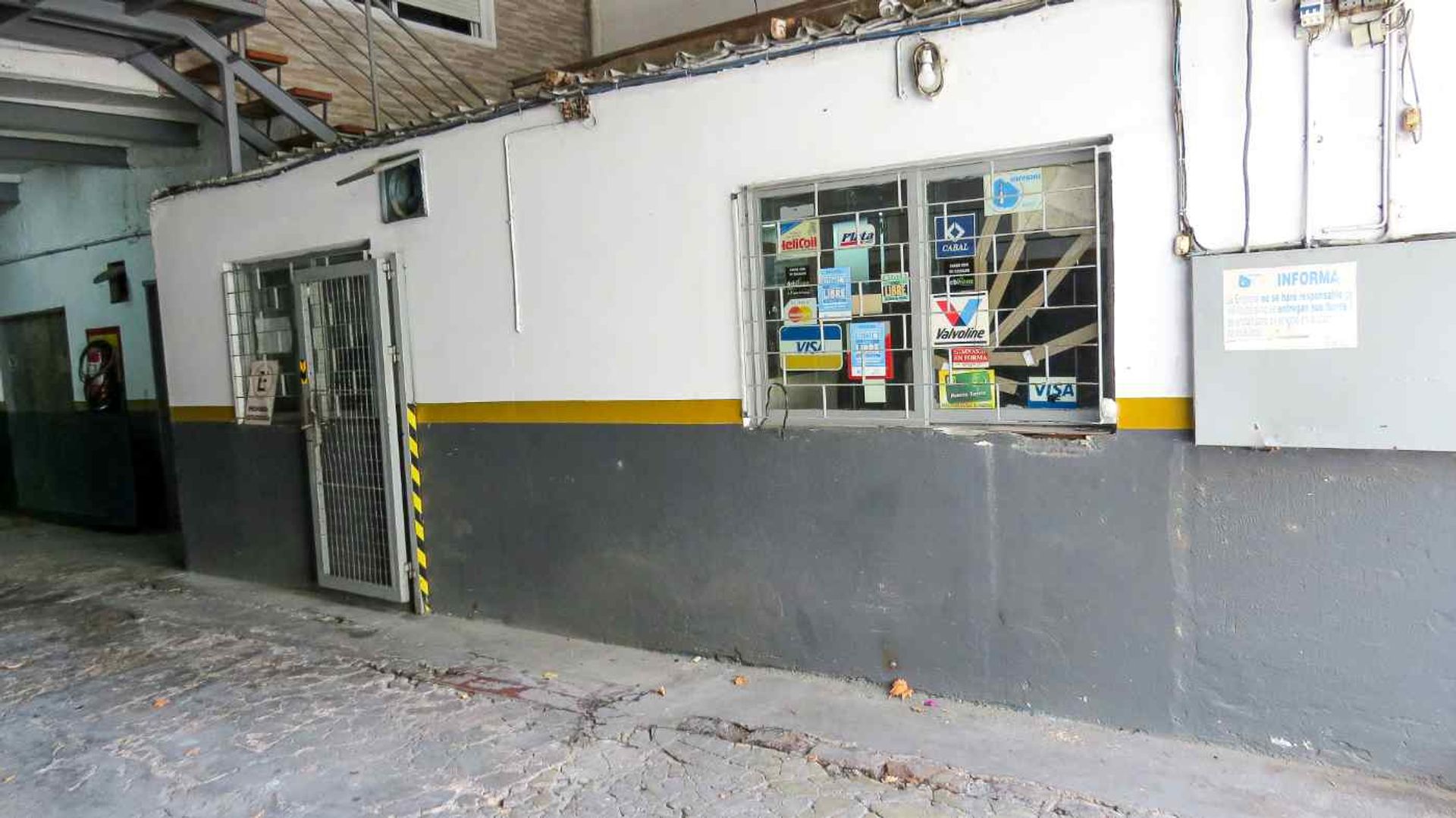 Alquiler depósito en La Blanqueada sobre avenida · Foto 4